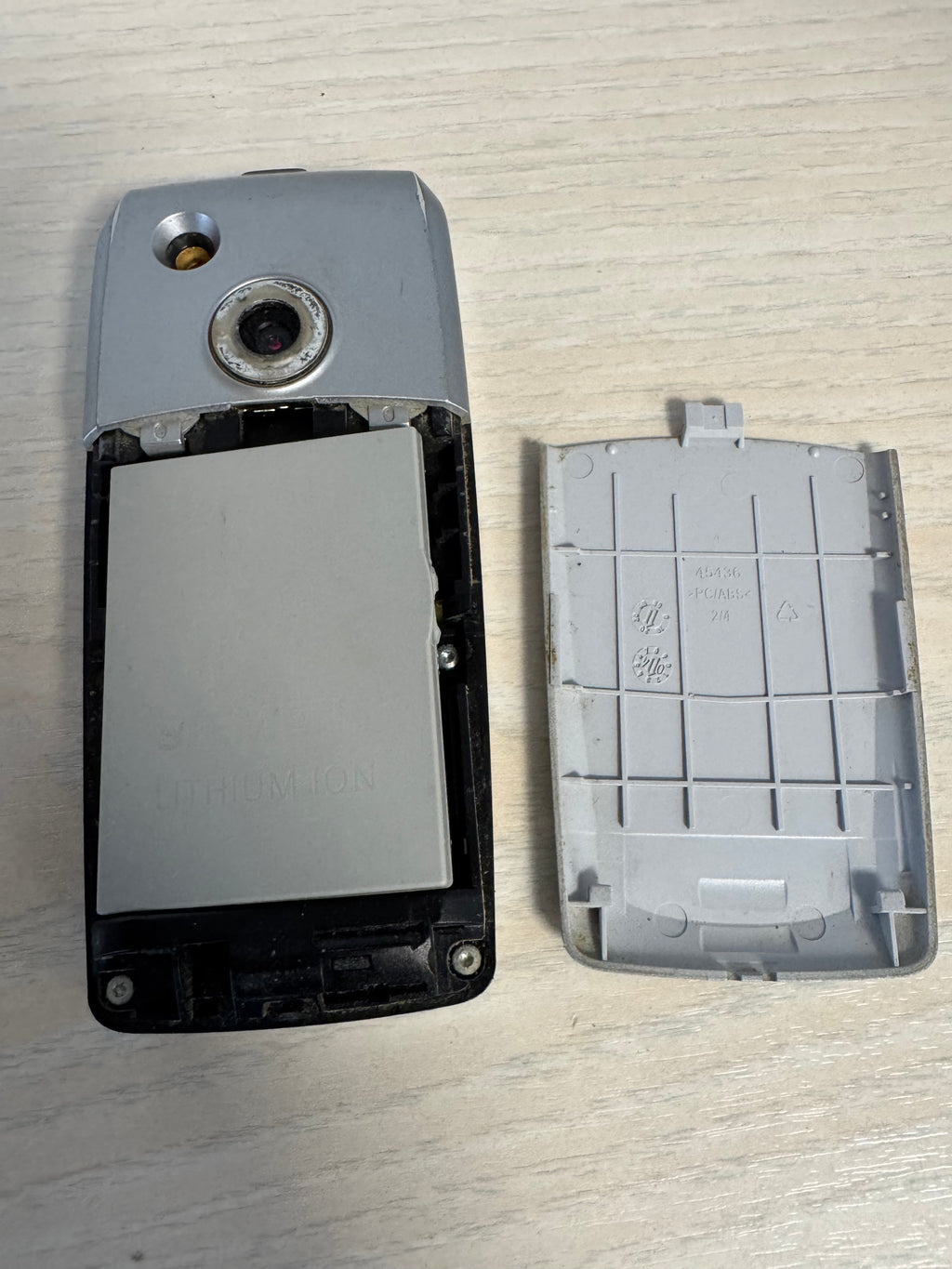 Siemens S65 Handy – Silber/Schwarz, inkl. Ladegerät, guter Zustand