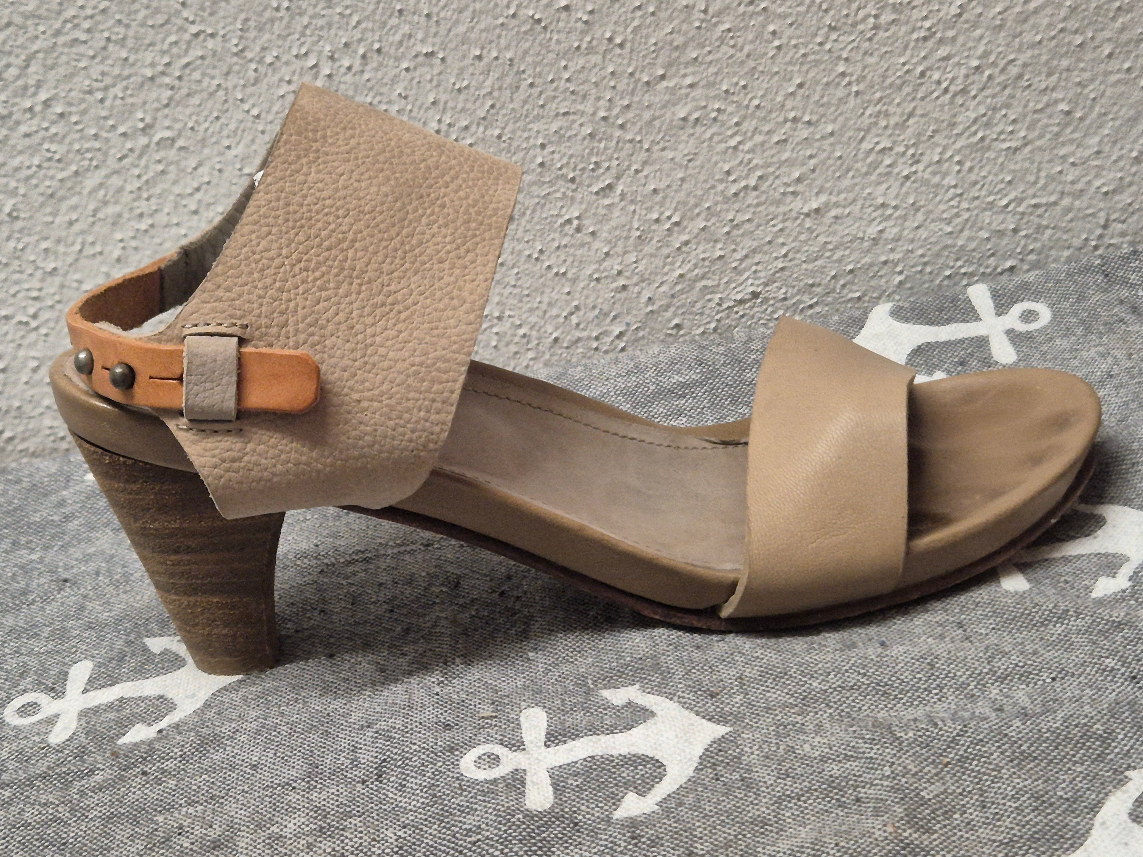 Humanoid Genuine Leather Sandals – Natural Beige, Size 38, Normal Use