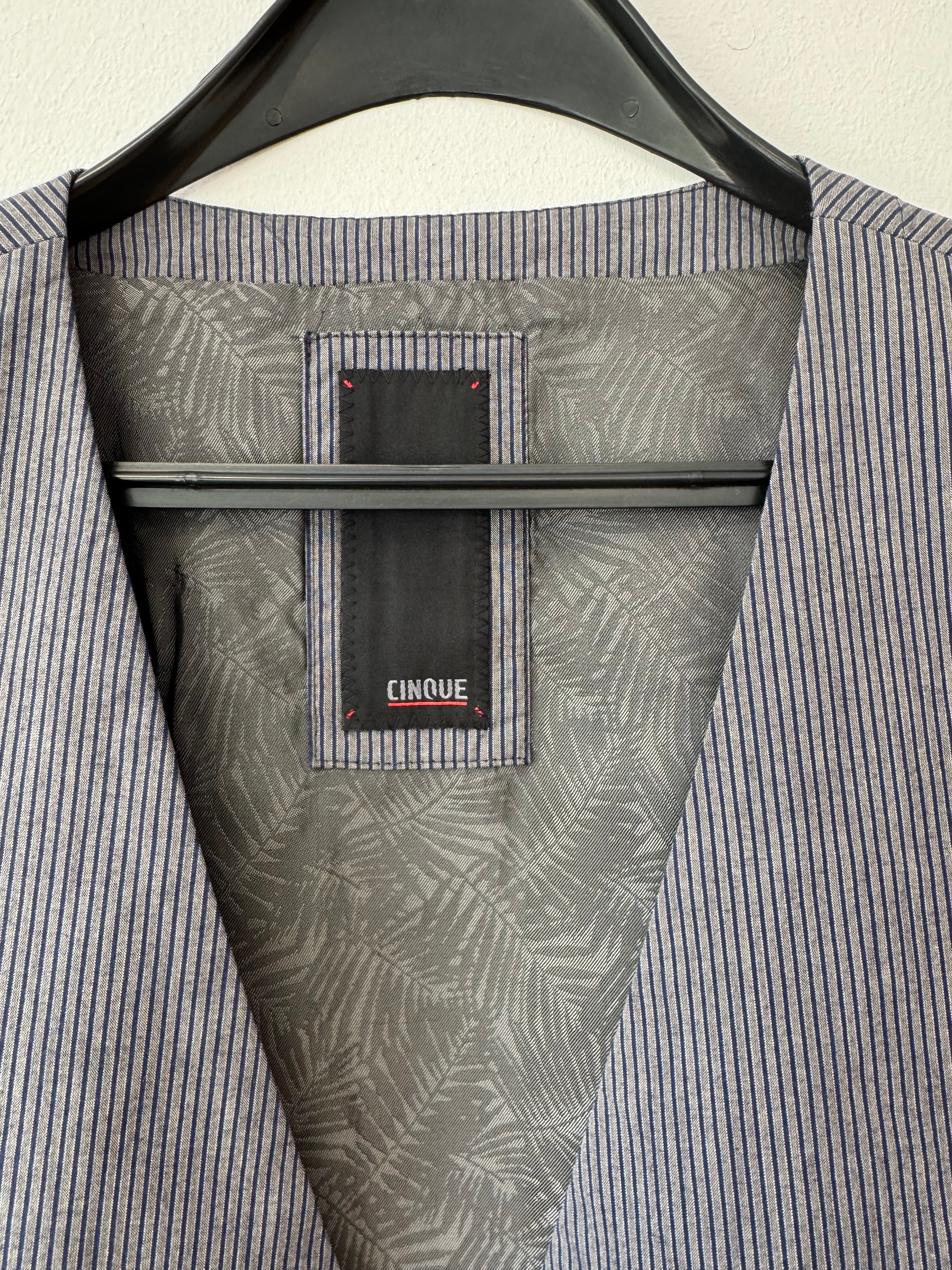 Cinque men’s pinstripe seersucker waistcoat light gray EU 54 like new