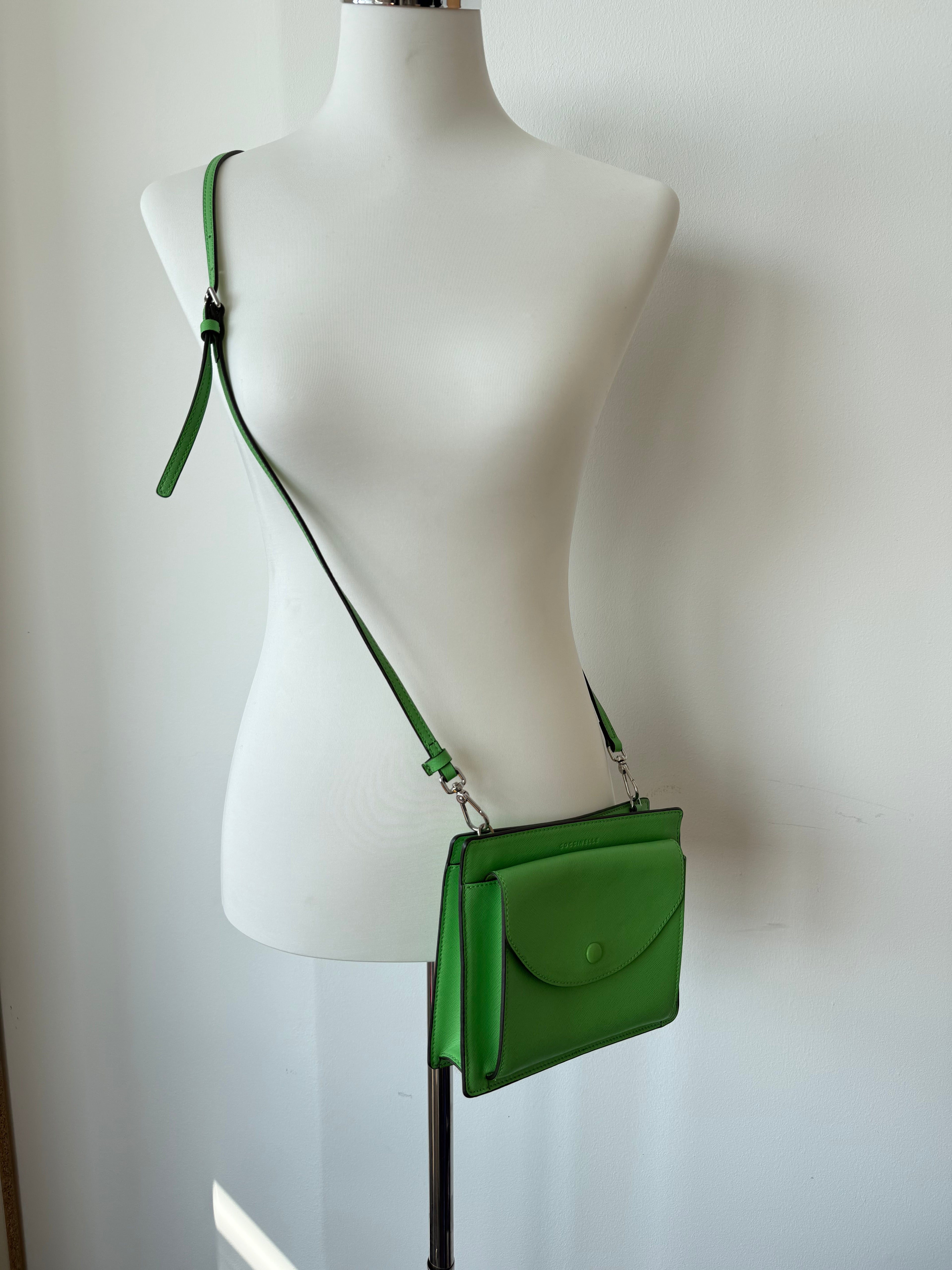 Coccinelle Alpha Crossbody Small – Saffiano Leder, Grün, Sehr Gut