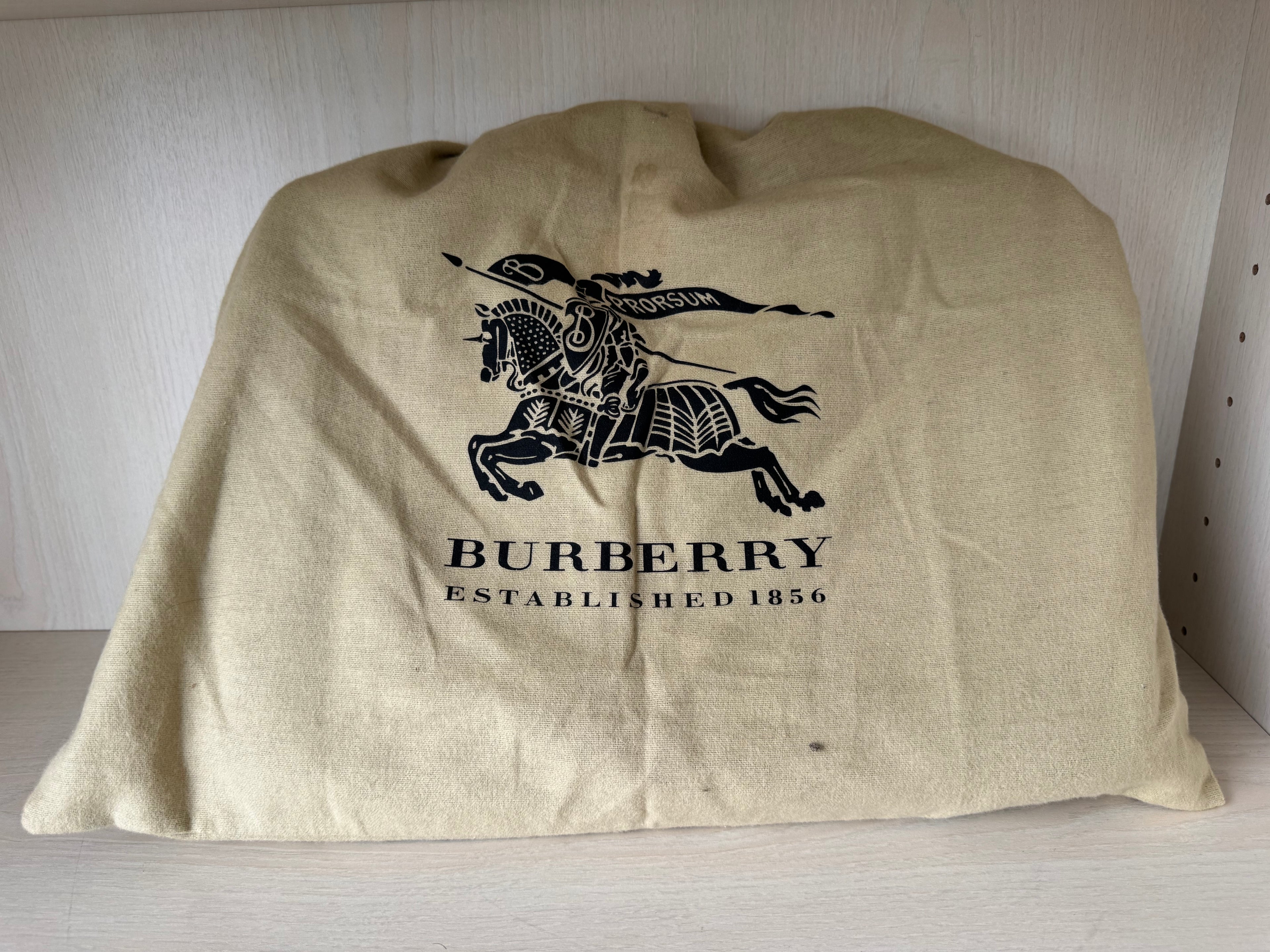 Burberry Leder Aktentasche Braun Medium – Guter Zustand, Staubbeutel, Gurt