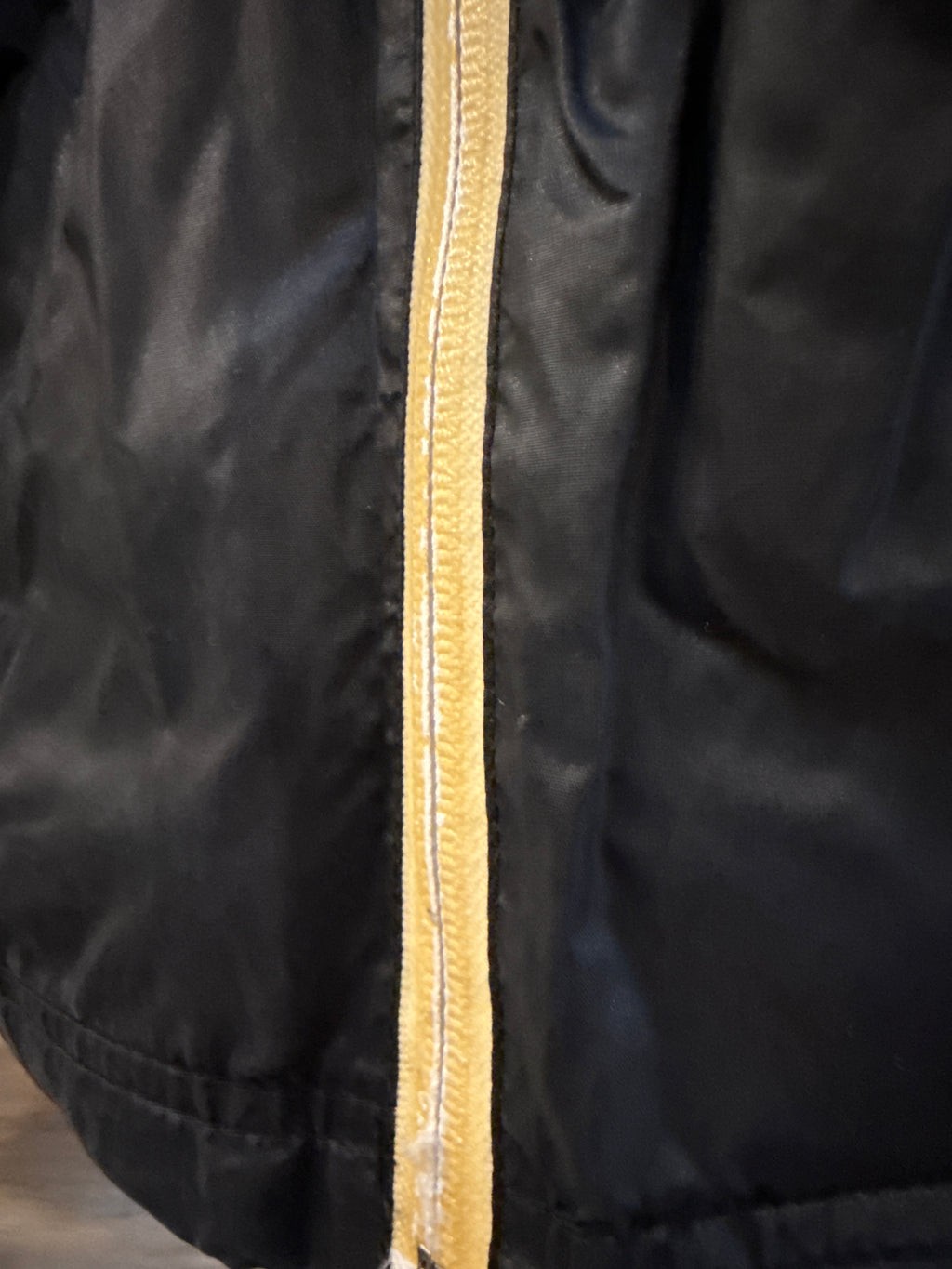 Billabong Color Block Jacke – Polyamid, Rot/Schwarz/Grau, Größe S, guter Zustand