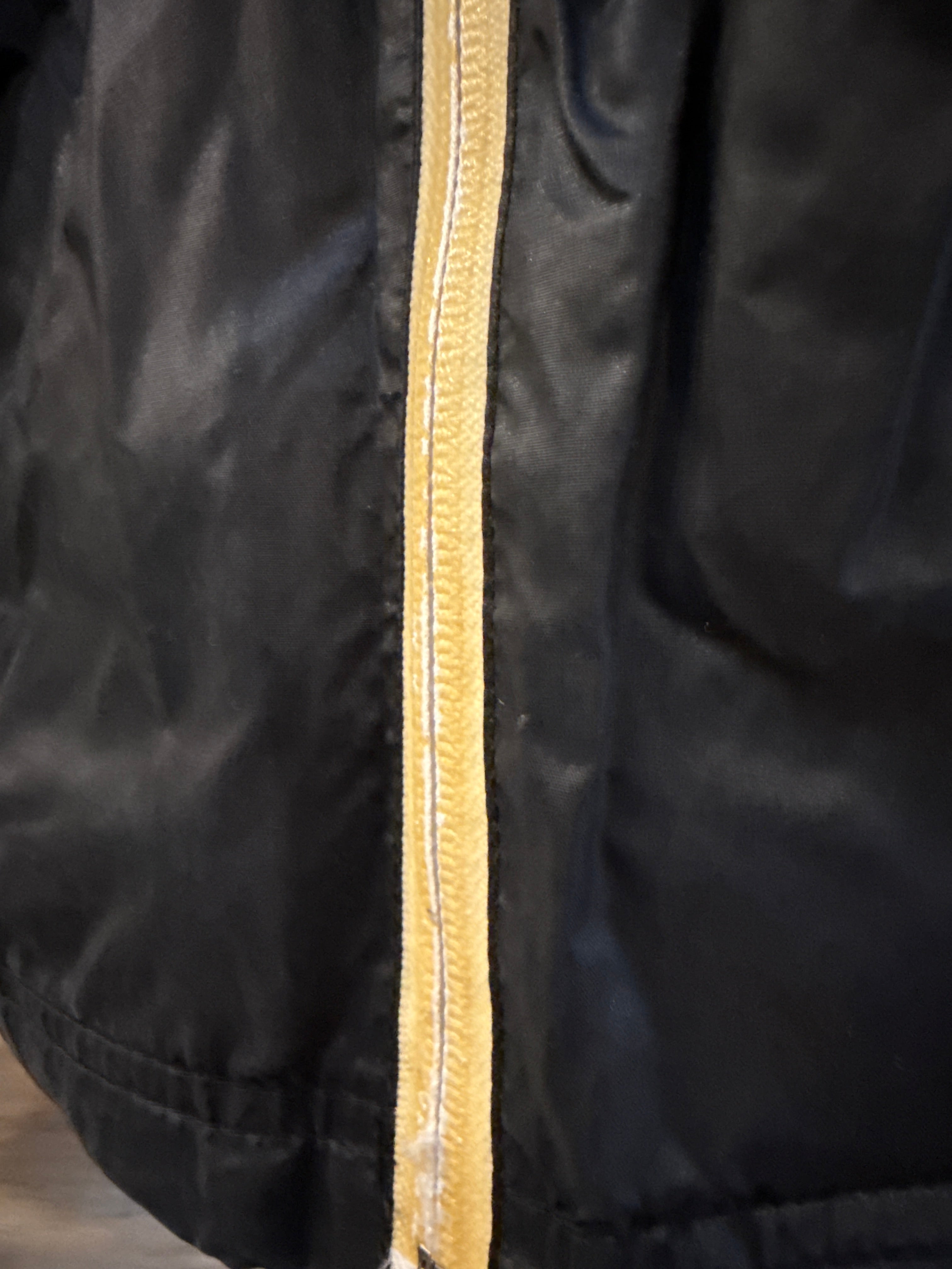 Billabong Color Block Jacke – Polyamid, Rot/Schwarz/Grau, Größe S, guter Zustand