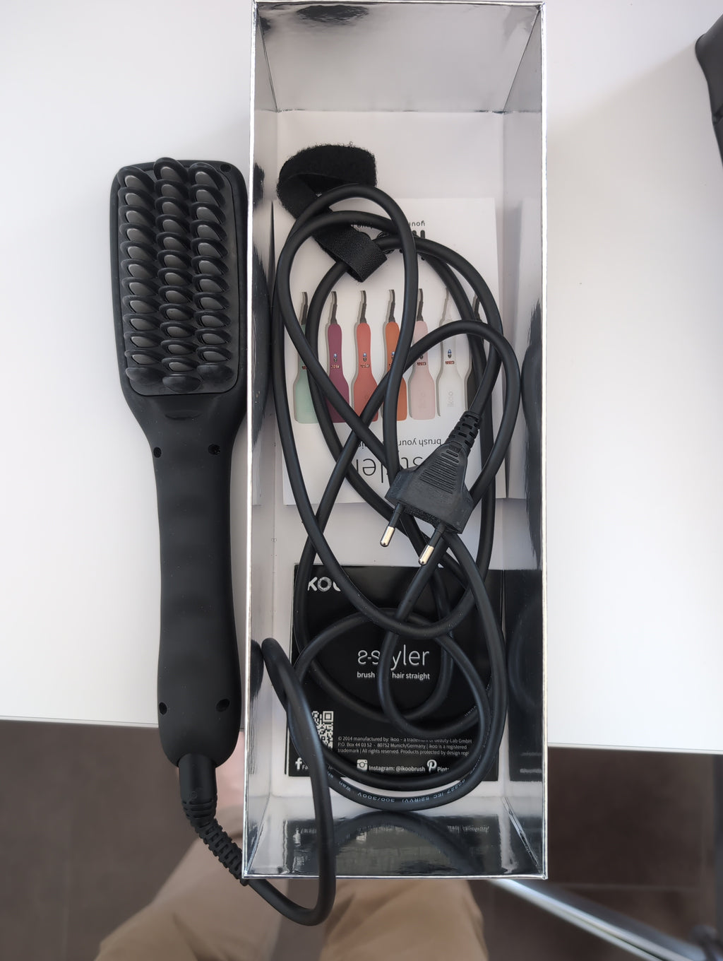Ikoo E-Styler Jet Beluga Black Ionic Haarglättungsbürste, Sehr Gut