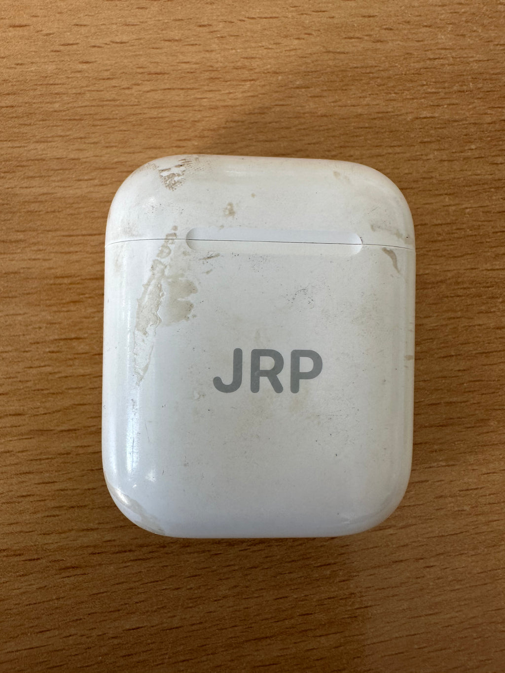 Apple AirPods mit Ladecase (Einzelner rechter Ohrhörer, Gravur, Weiß, Zustand Schlecht)