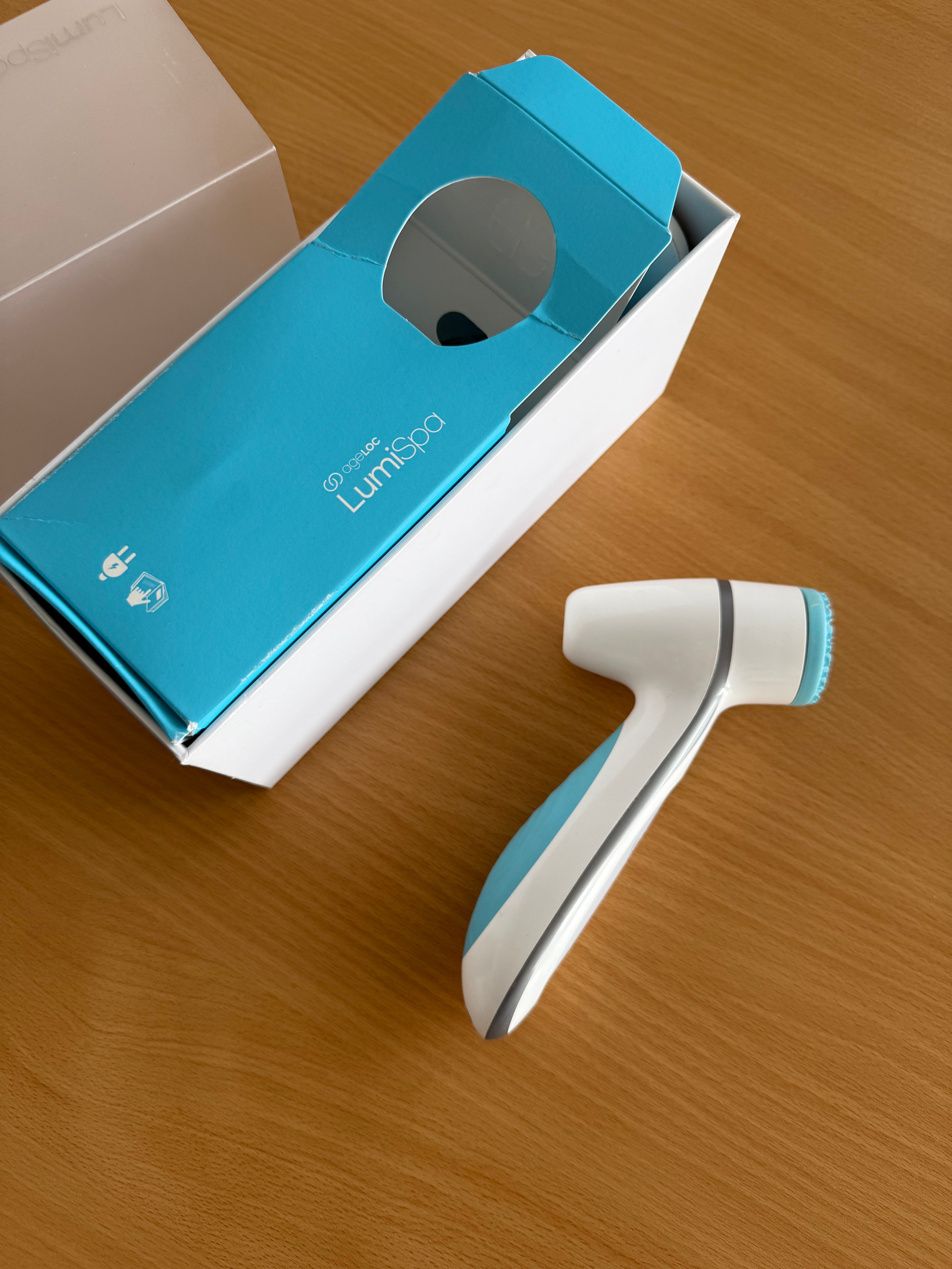 Nu Skin ageLOC LumiSpa Facial Cleansing Device White/Blue, Good Condition
