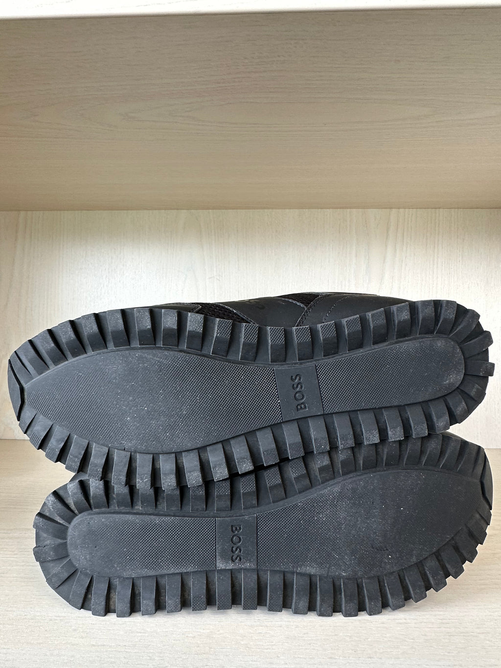 HUGO BOSS Saturn Sneaker 42 Schwarz – sehr guter Zustand