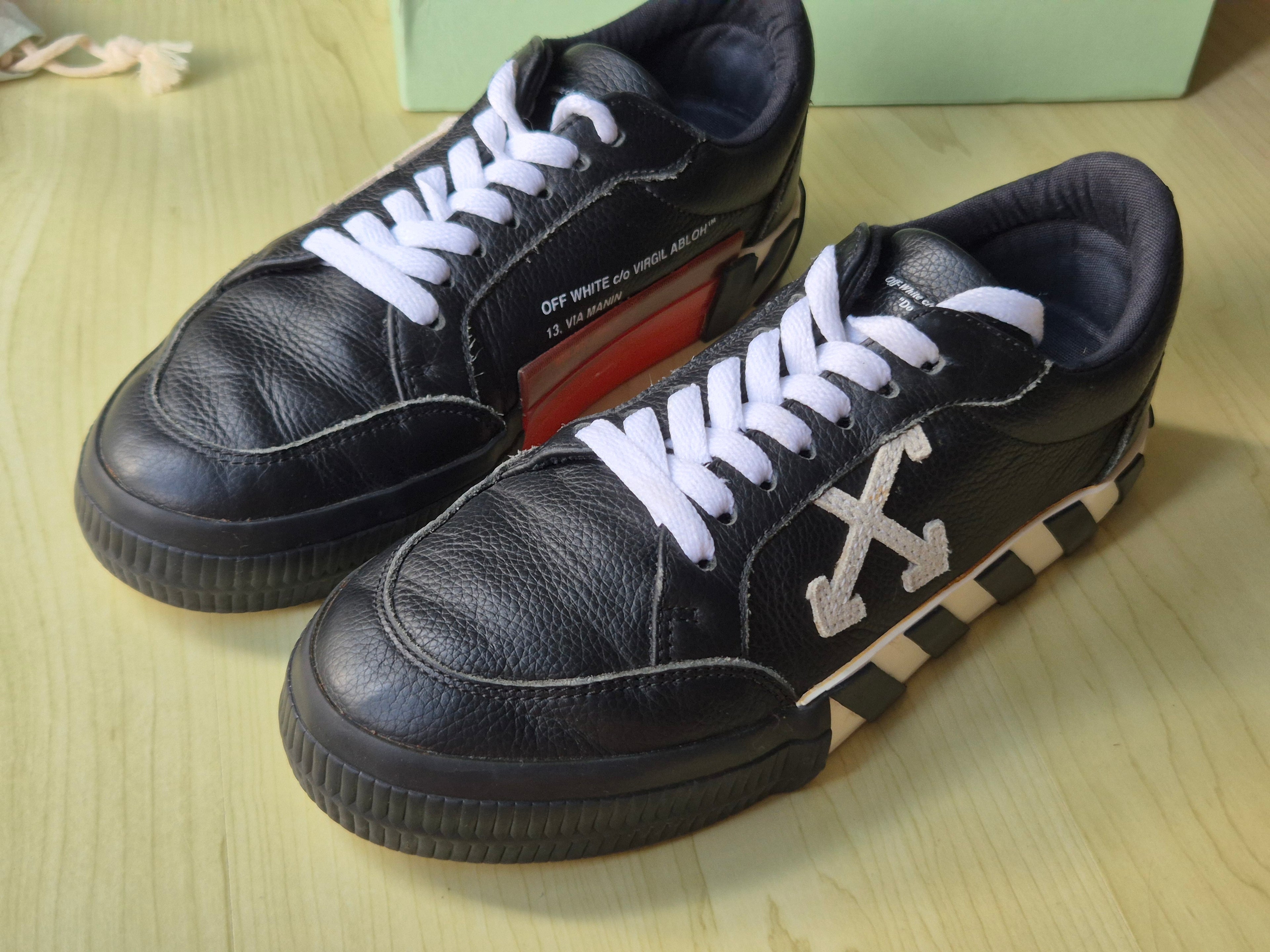 Off-White Vulcanized Low Leder Sneaker Schwarz EU 38 mit Box Sehr Gut