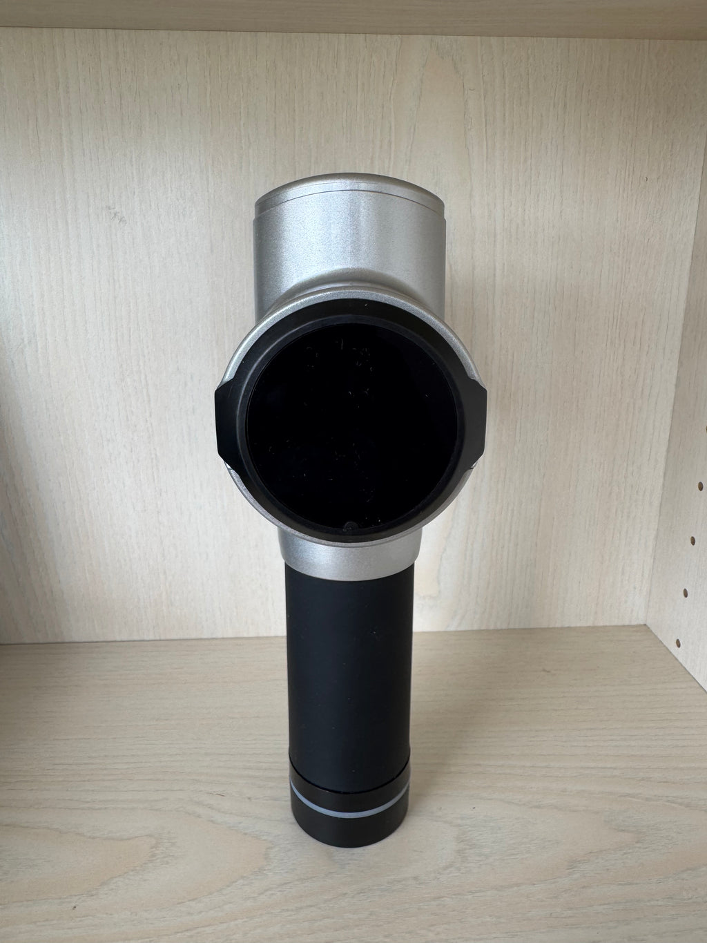 Blusmart Massage Gun Pro – Silber, 8 Aufsätze, Medium, Guter Zustand