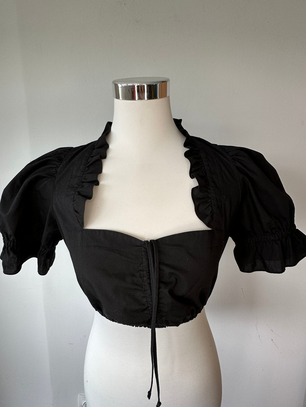 Distler Dirndl Bluse kurz Schwarz Gr. 36 Puffärmel guter Zustand