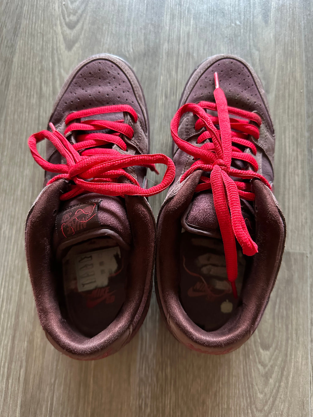 Nike SB Dunk Low City of Love Burgundy Crush EU 42 Sehr Gut