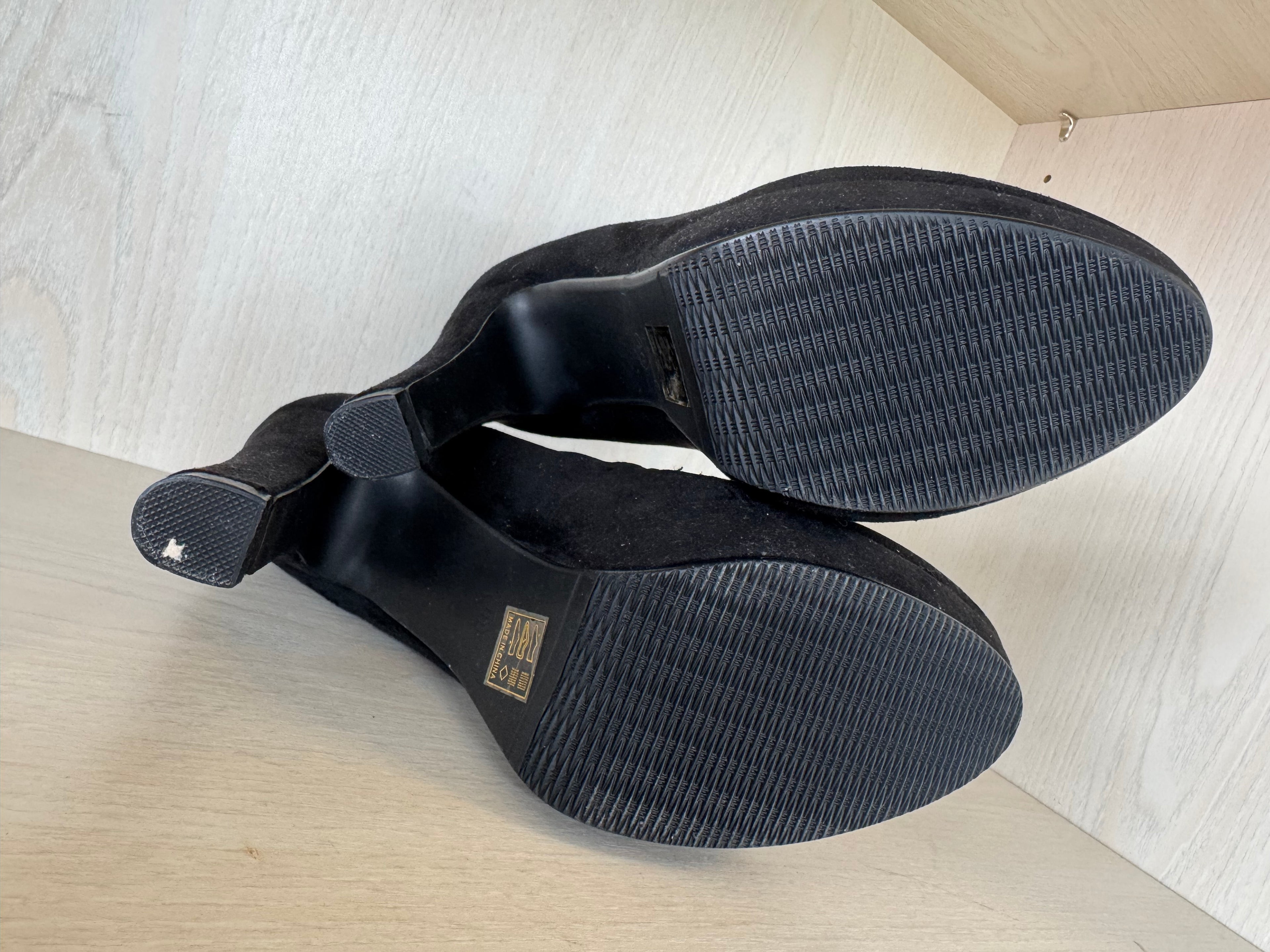 Black Super Me ankle boots, size 40, suede, good condition