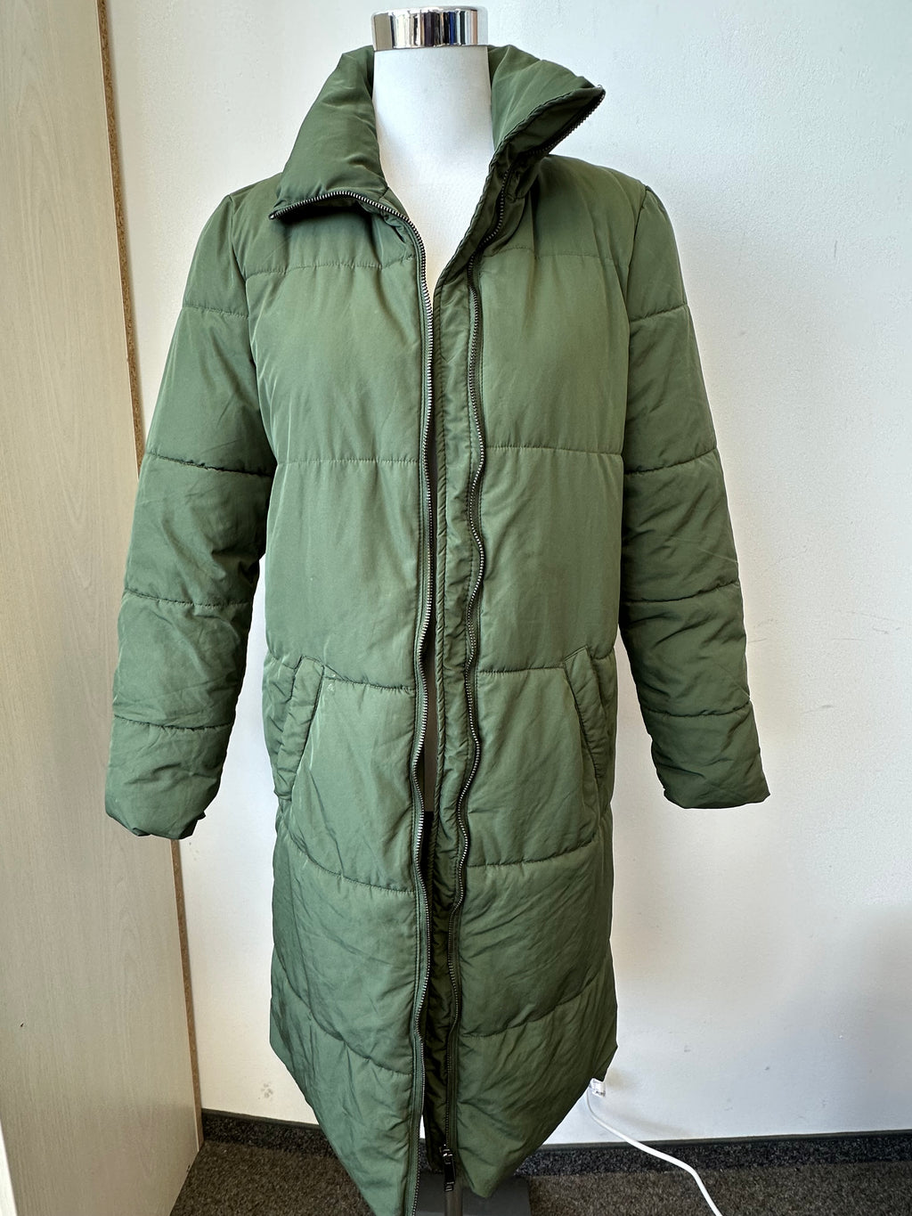 Jacqueline de Yong Long Puffer Coat – Green, Size XS, Good Condition