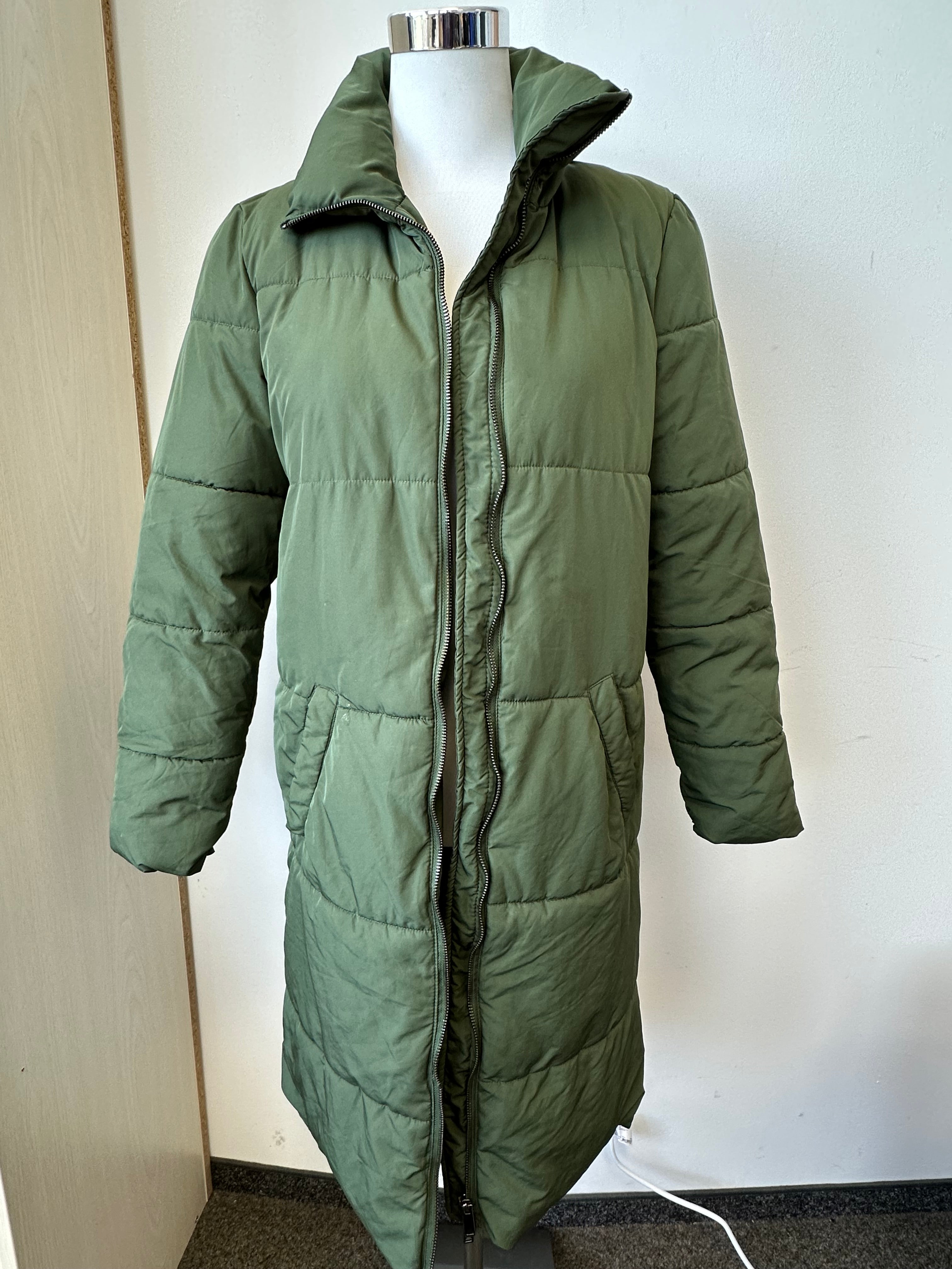 Jacqueline de Yong Long Puffer Coat – Green, Size XS, Good Condition