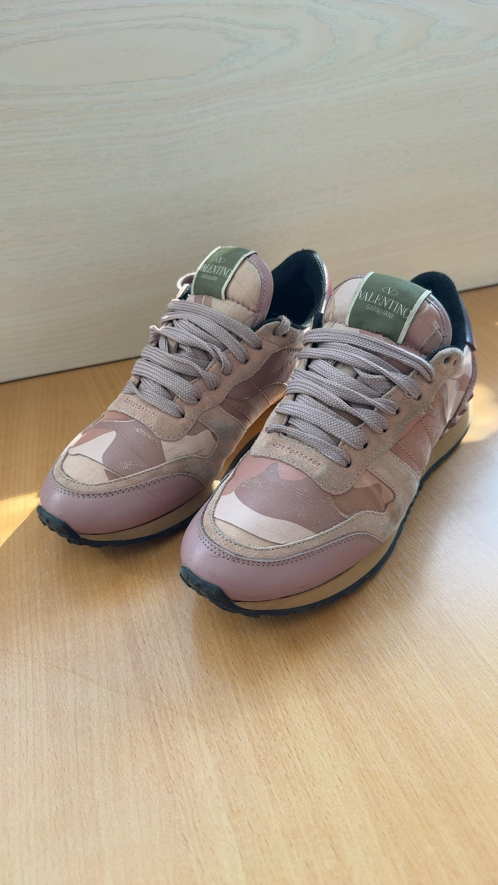 Valentino Garavani Rockrunner Sneakers Rose/Beige Camo EU 37.5 Very Good