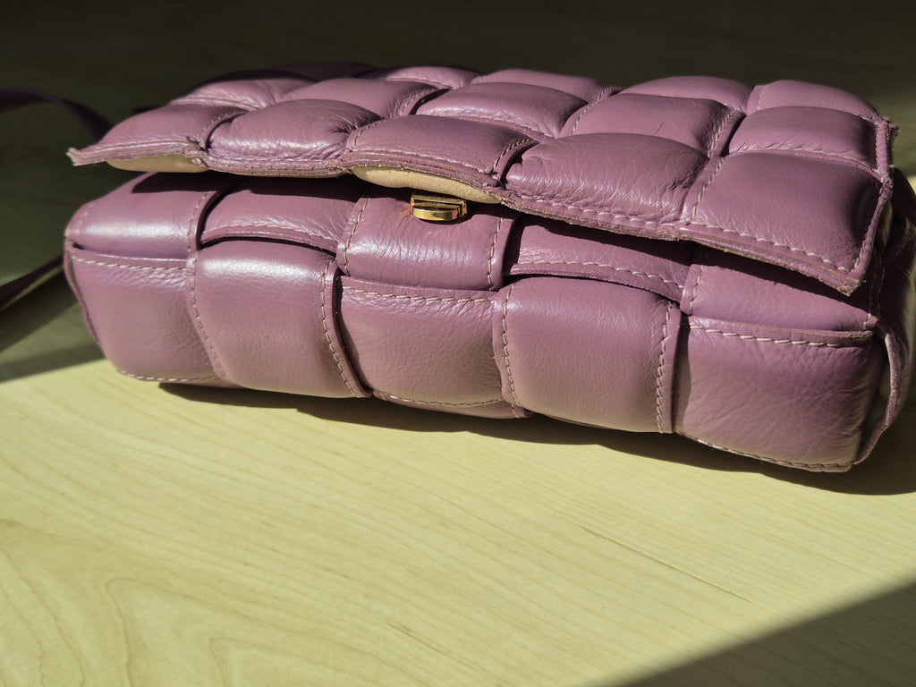 Borse in Pelle Cassette Crossbody Bag, Leather, Lilac, Medium, Chain & Strap, Used