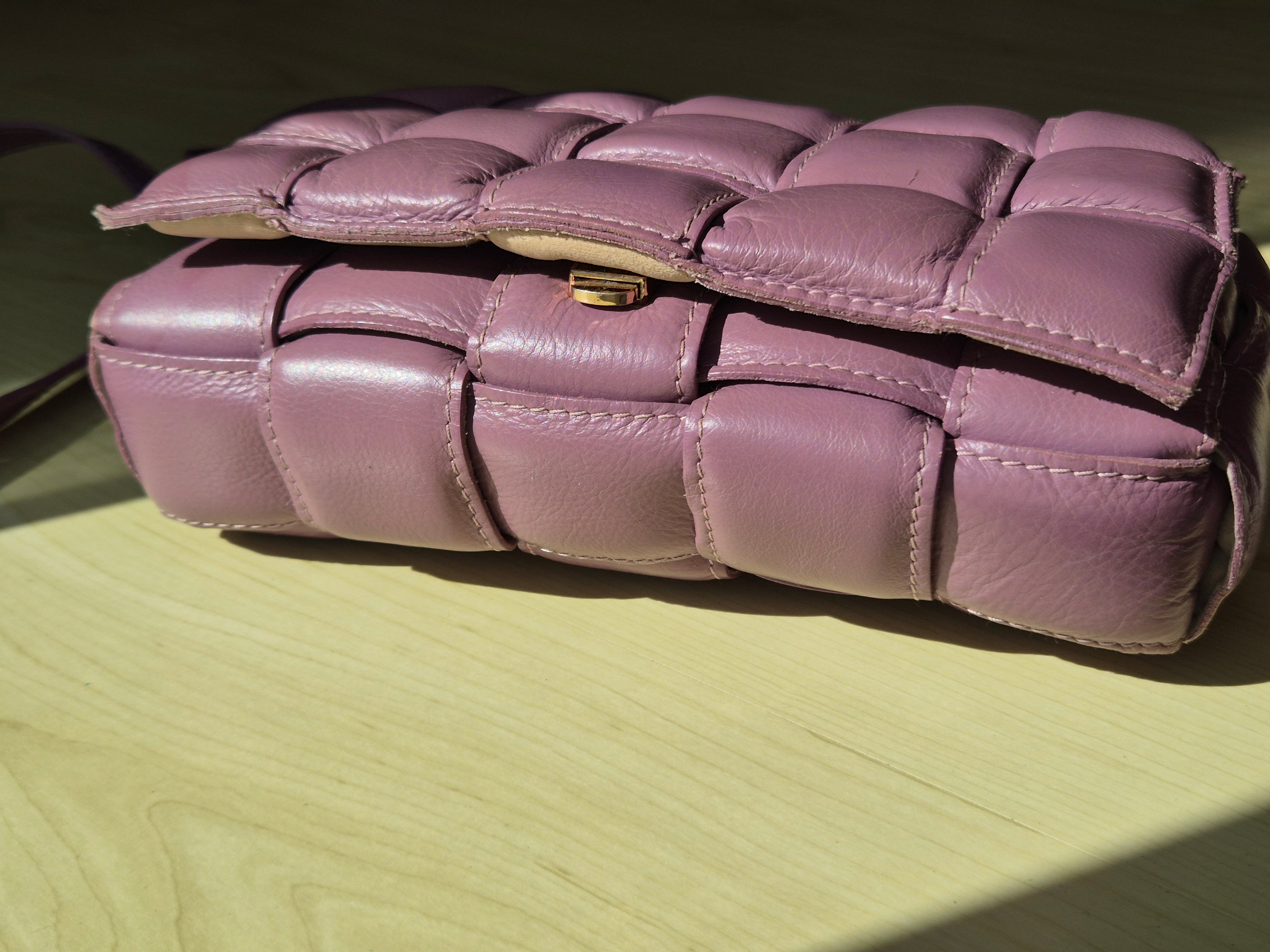 Borse in Pelle Cassette Crossbody Bag, Leather, Lilac, Medium, Chain & Strap, Used