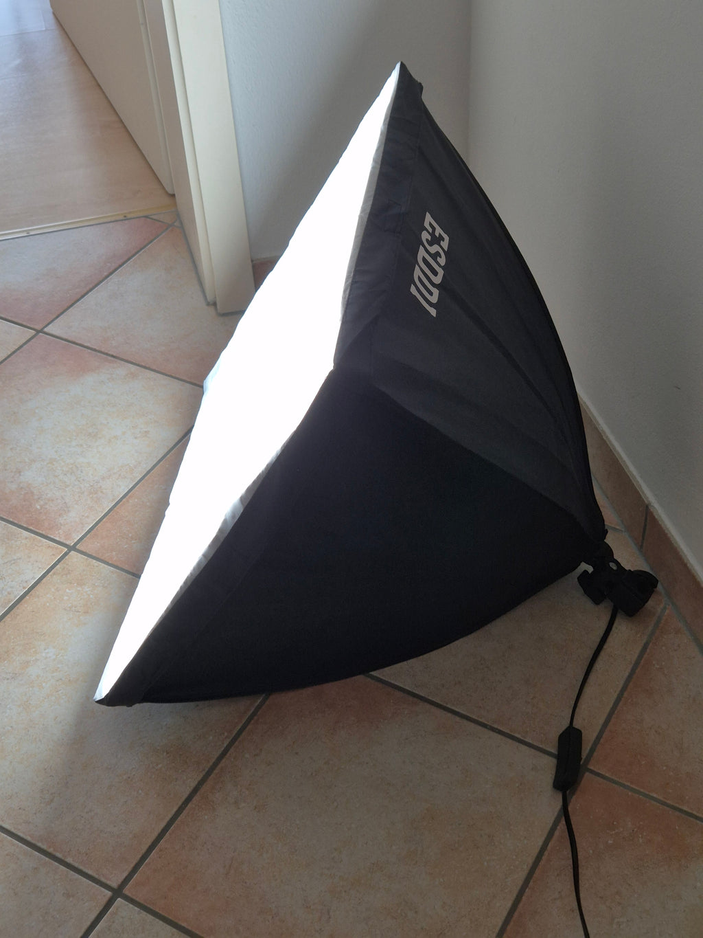 ESDDI PS025 Softbox Lighting Kit 24x31in Black/Silver Good (No Stand)