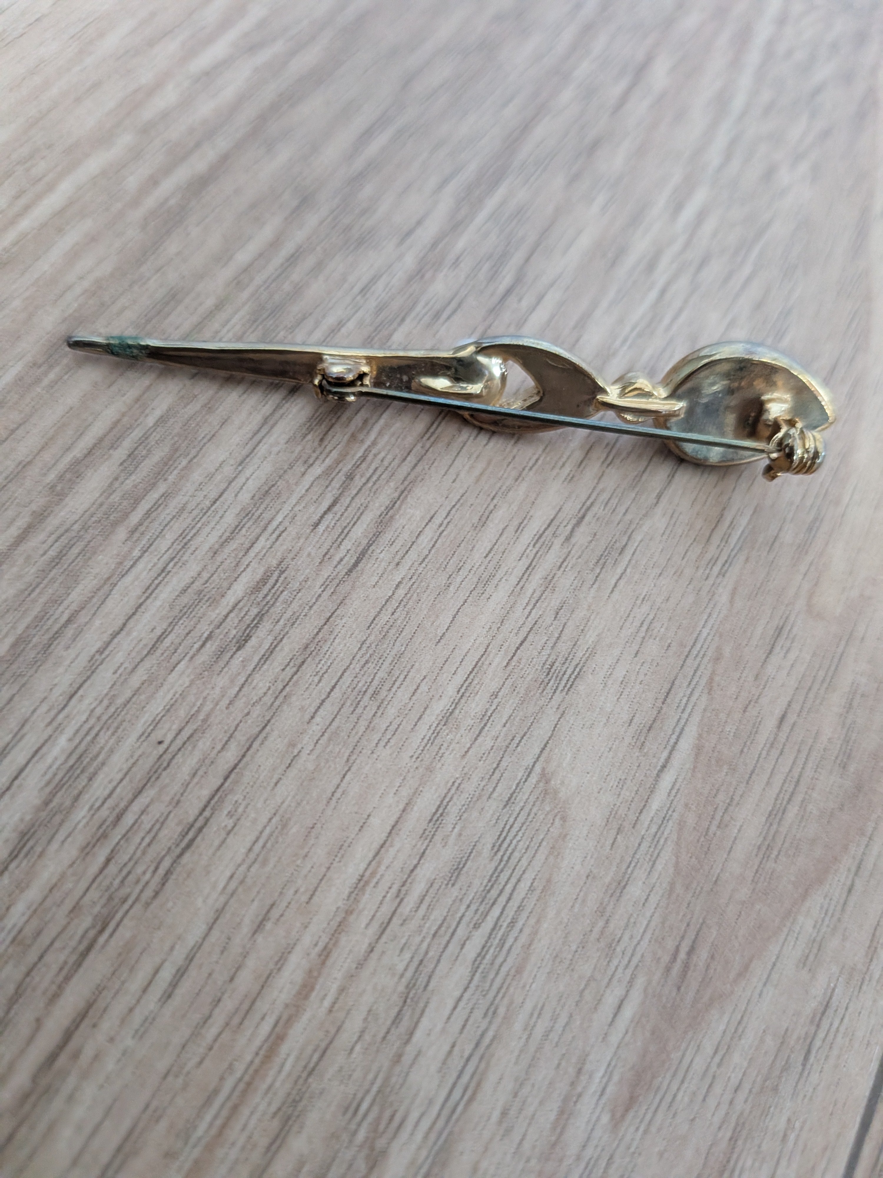 Vintage Brooch – Gold Tone, Rhinestones & Faux Pearls, 7 cm, Good Condition