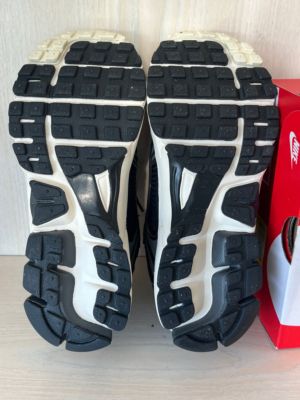 Nike Vomero 5 EE (GS) Schwarz/Anthrazit Größe EU 40 Neu
