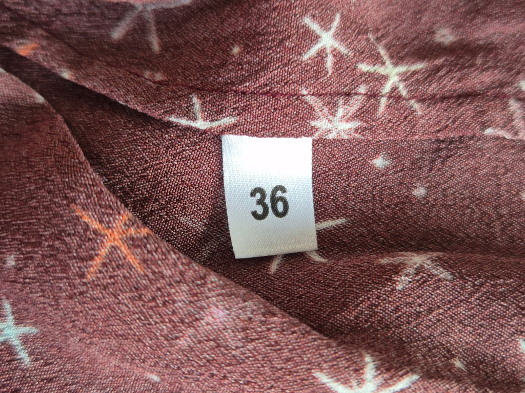 REPEAT Kleid – Sternenmuster, Bordeaux, Größe 36, sehr guter Zustand