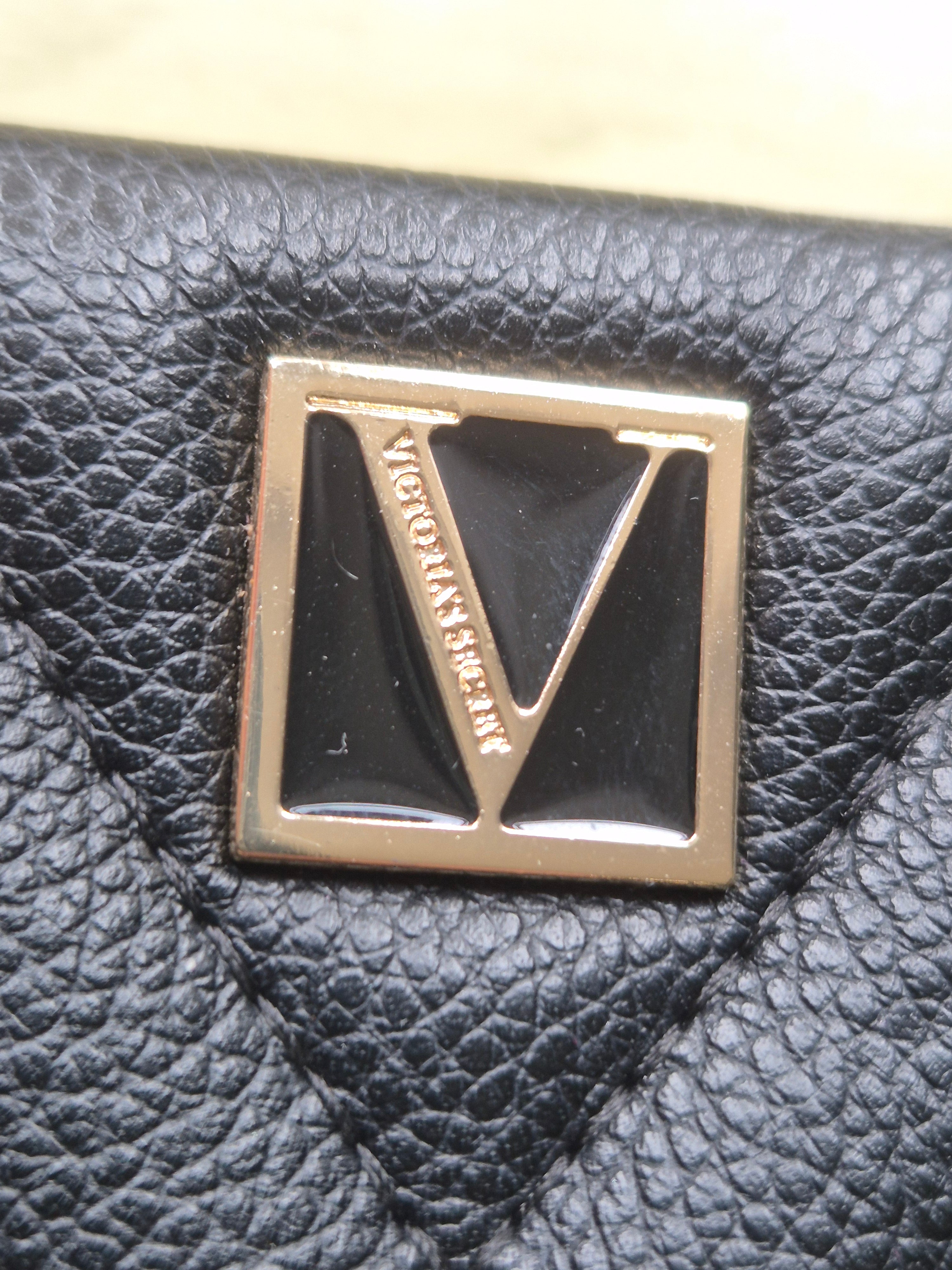 Victoria's Secret V Quilt Crossbody | Black | Gold Chain | Very Good Condition