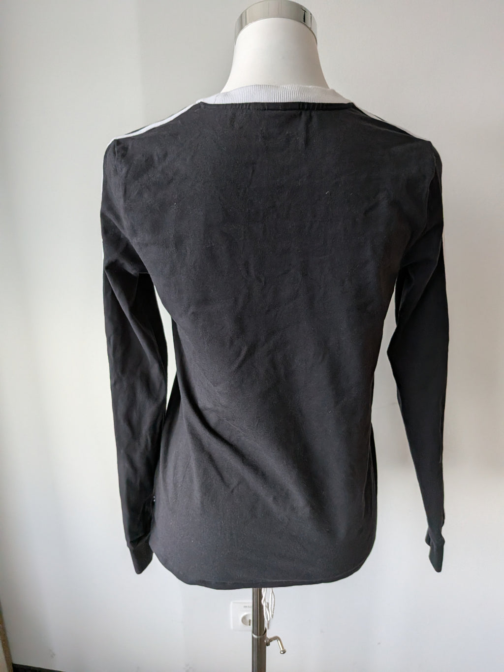 Adidas Originals 3-Stripes Long Sleeve Tee – Women’s, Black, M, Very Good