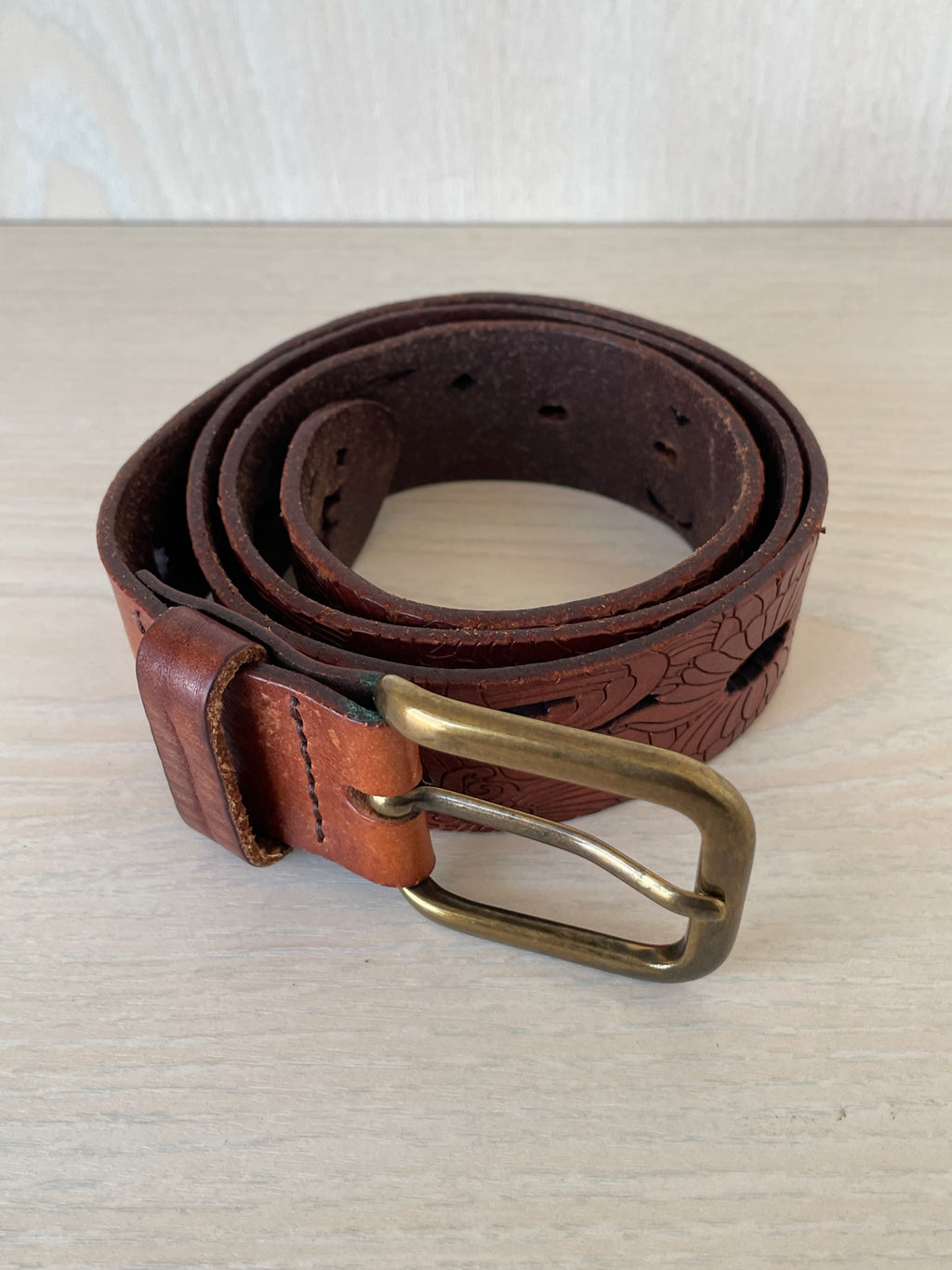 Massimo Dutti handgefertigter Ledergürtel, Größe 70, Messingschnalle, Braun