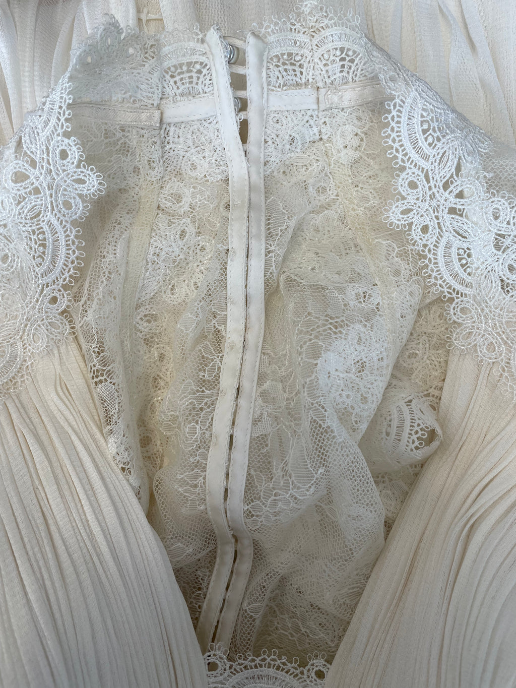 Catherine Deane Fantasia Cream Lace Chiffon Wedding Dress EU36, Very Good