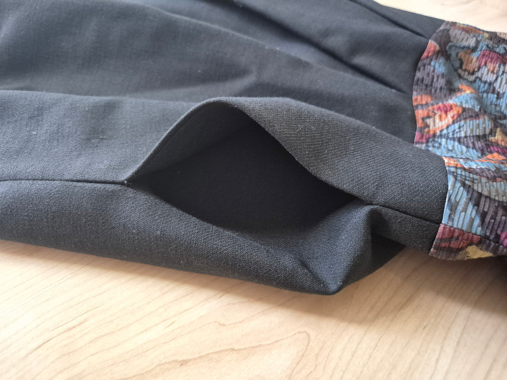 Etro Jacquard Kleid, Wolle-Seide, IT 40, Blumenmuster/Schwarz, Sehr gut