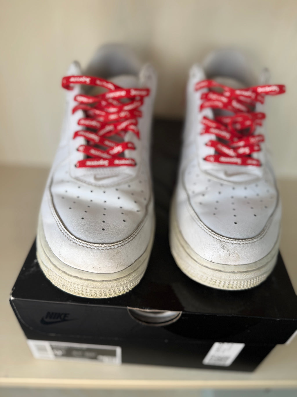 Supreme x Nike Air Force 1 Low Weiß EU 43 – gebraucht, Box Logo