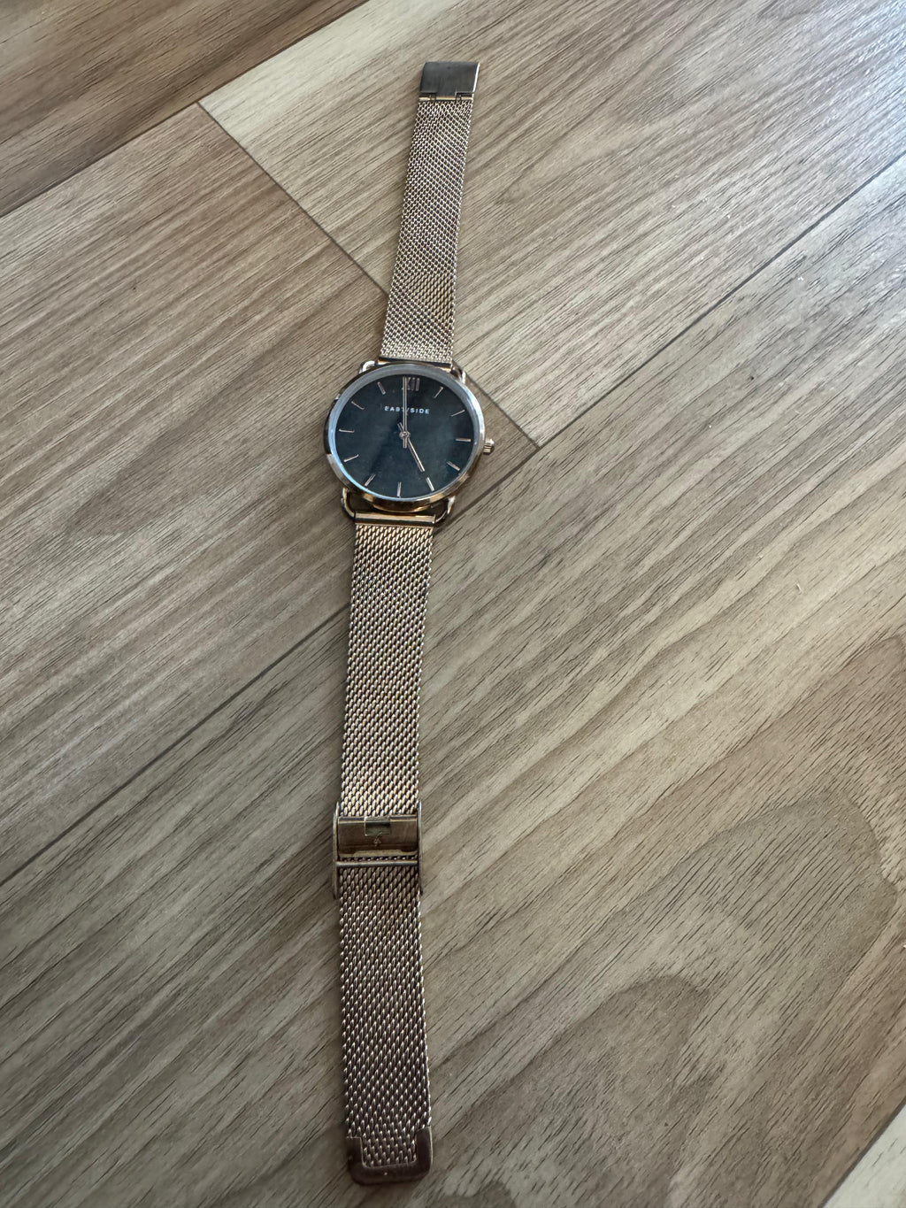 Eastside Classic Gold Mesh Quartz Watch – Unisex, 3 ATM, Very Good Condition