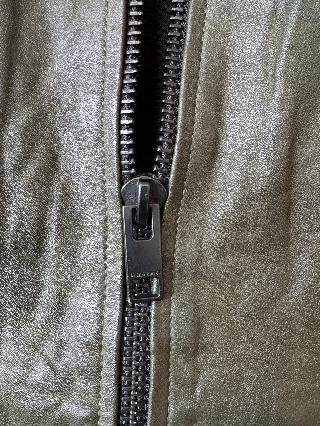 Jack & Jones Leder Bikerjacke, Olivgrün, Größe XL, guter Zustand