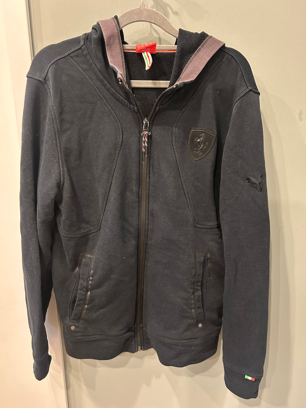 Puma Ferrari Shield Zip-Hoodie S – Schwarz – Guter Zustand