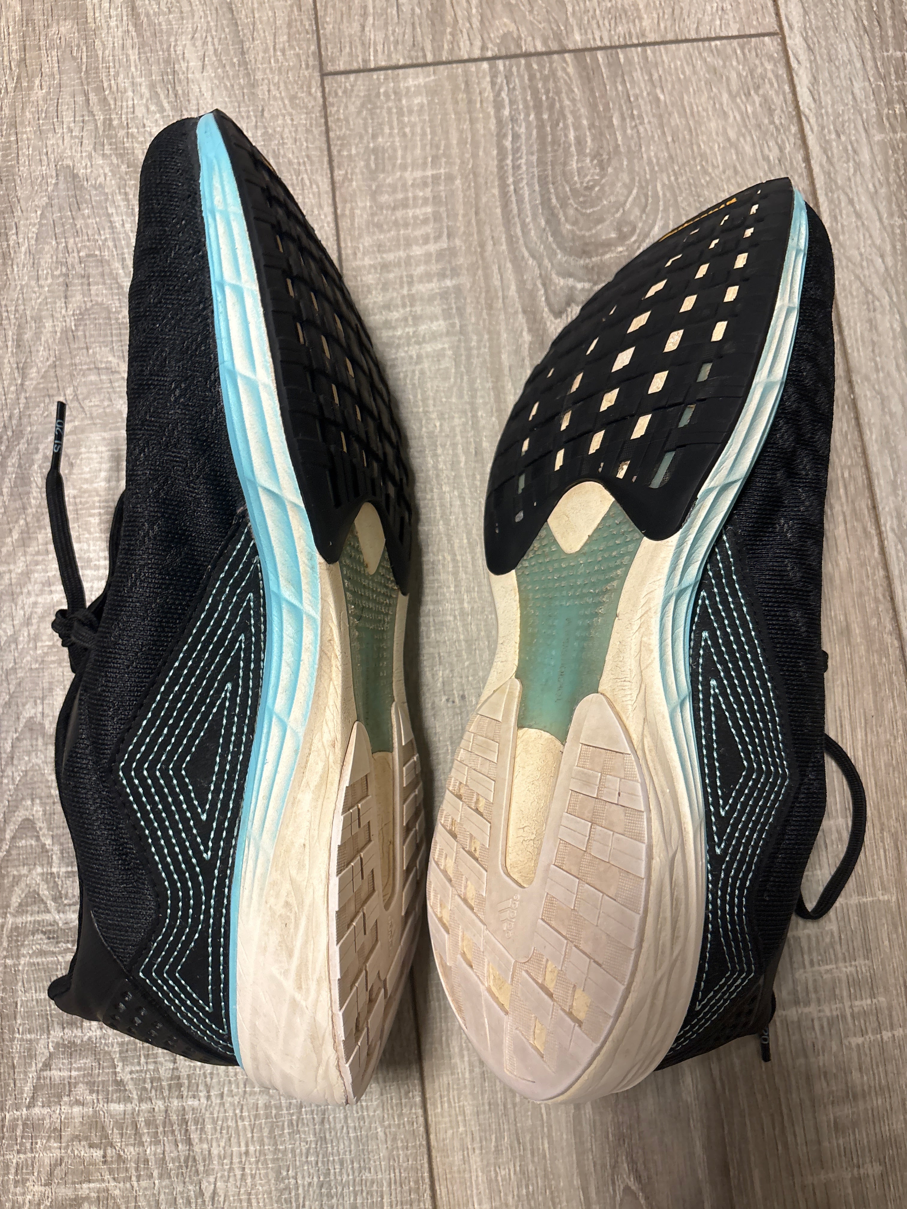 Adidas Adizero SL20 Primeblue – EU 44 2/3 – Schwarz/Weiß – Guter Zustand