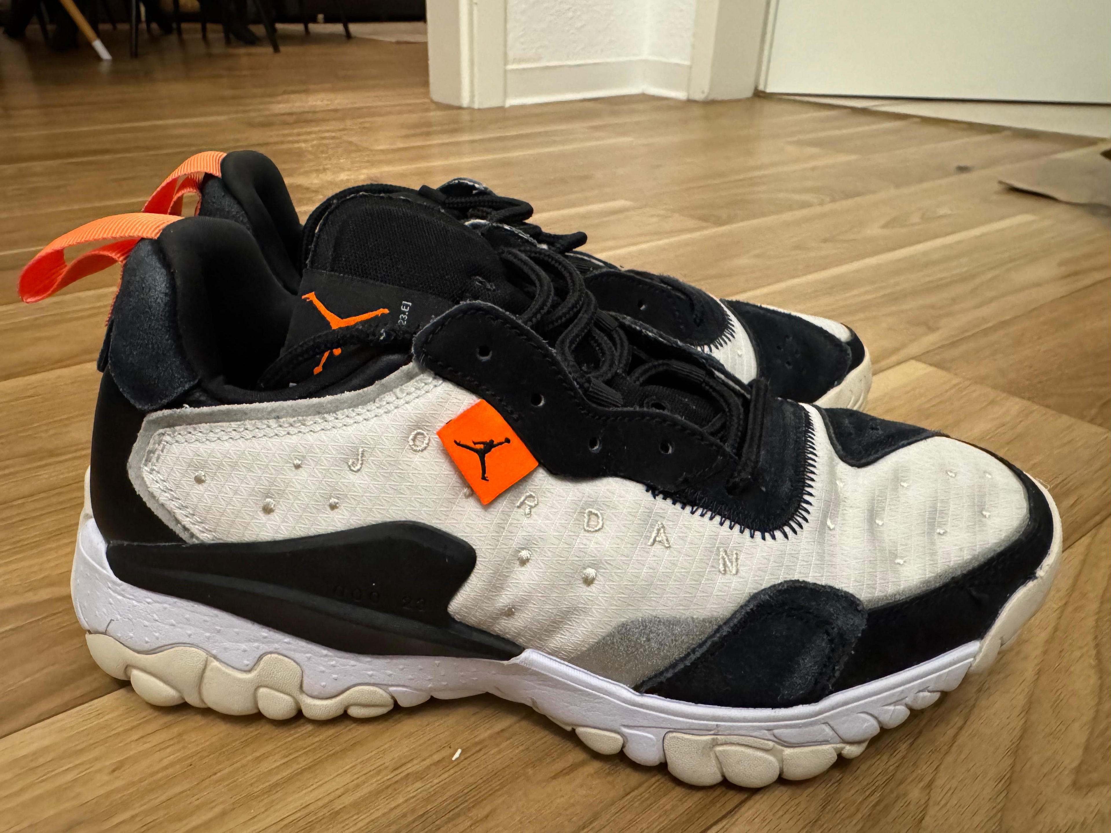 Nike Jordan Delta 2 Weiß/Schwarz – Größe [insert size] – Sehr guter Zustand