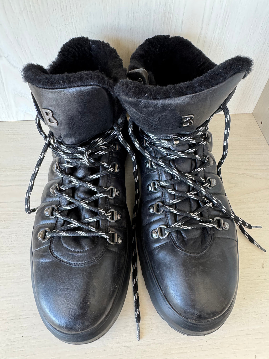 Bogner BANSKO Mid Boots Gr. 42 – Leder & Shearling, Schwarz, gebraucht
