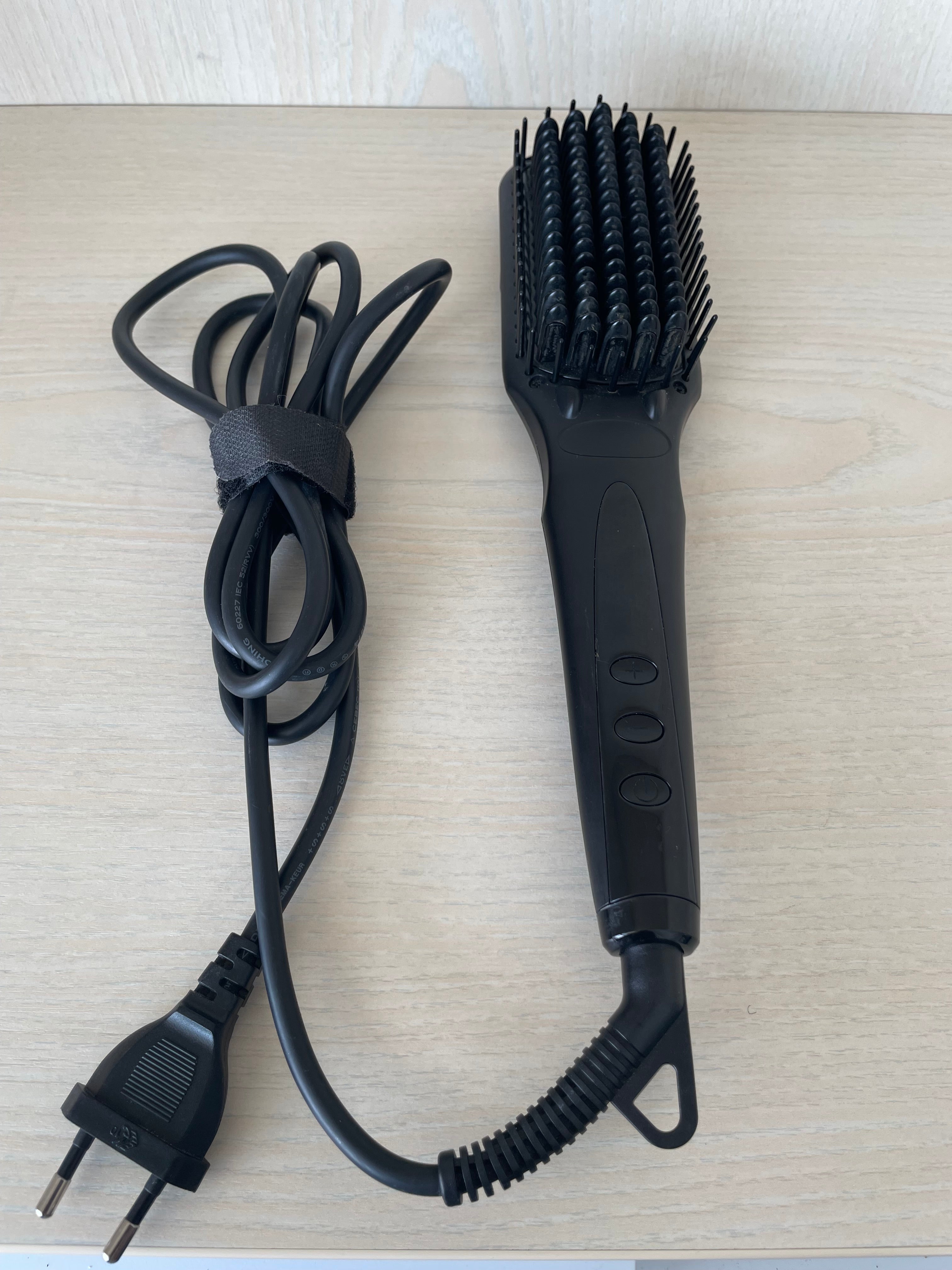 BearMoo Hair Straightening Brush Black Standard 220-240V Very Good