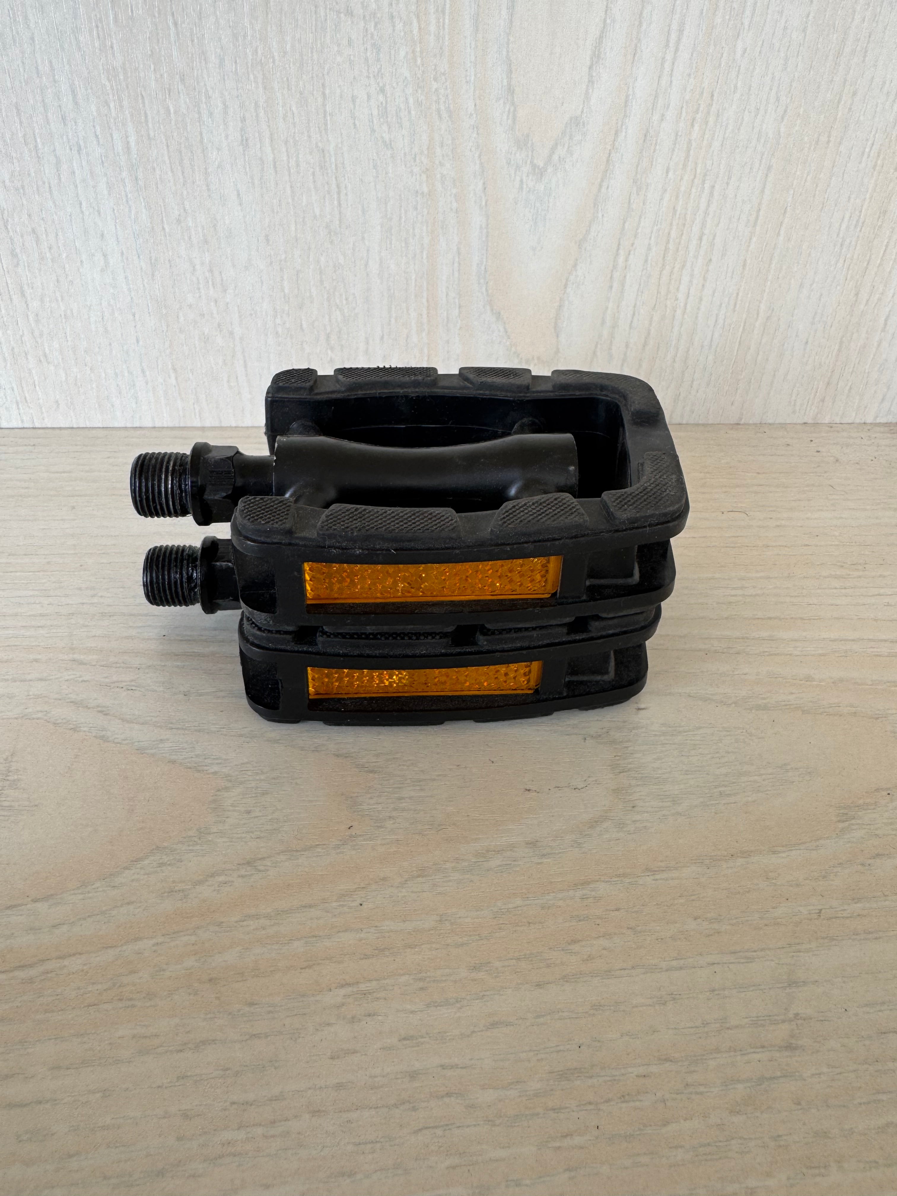 Marwi SP-823 Plattformpedale Schwarz mit Reflektoren – sehr guter Zustand