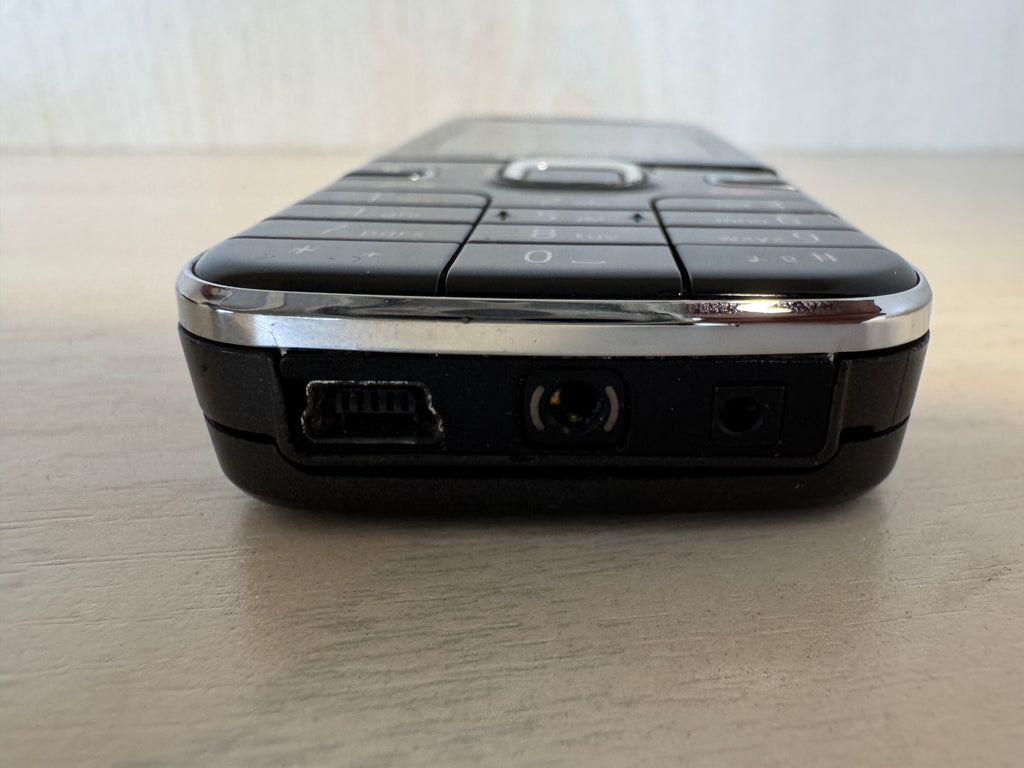 Nokia 2730 Classic (Vodafone) – voll funktionsfähig, Schwarz, inkl. Ladegerät
