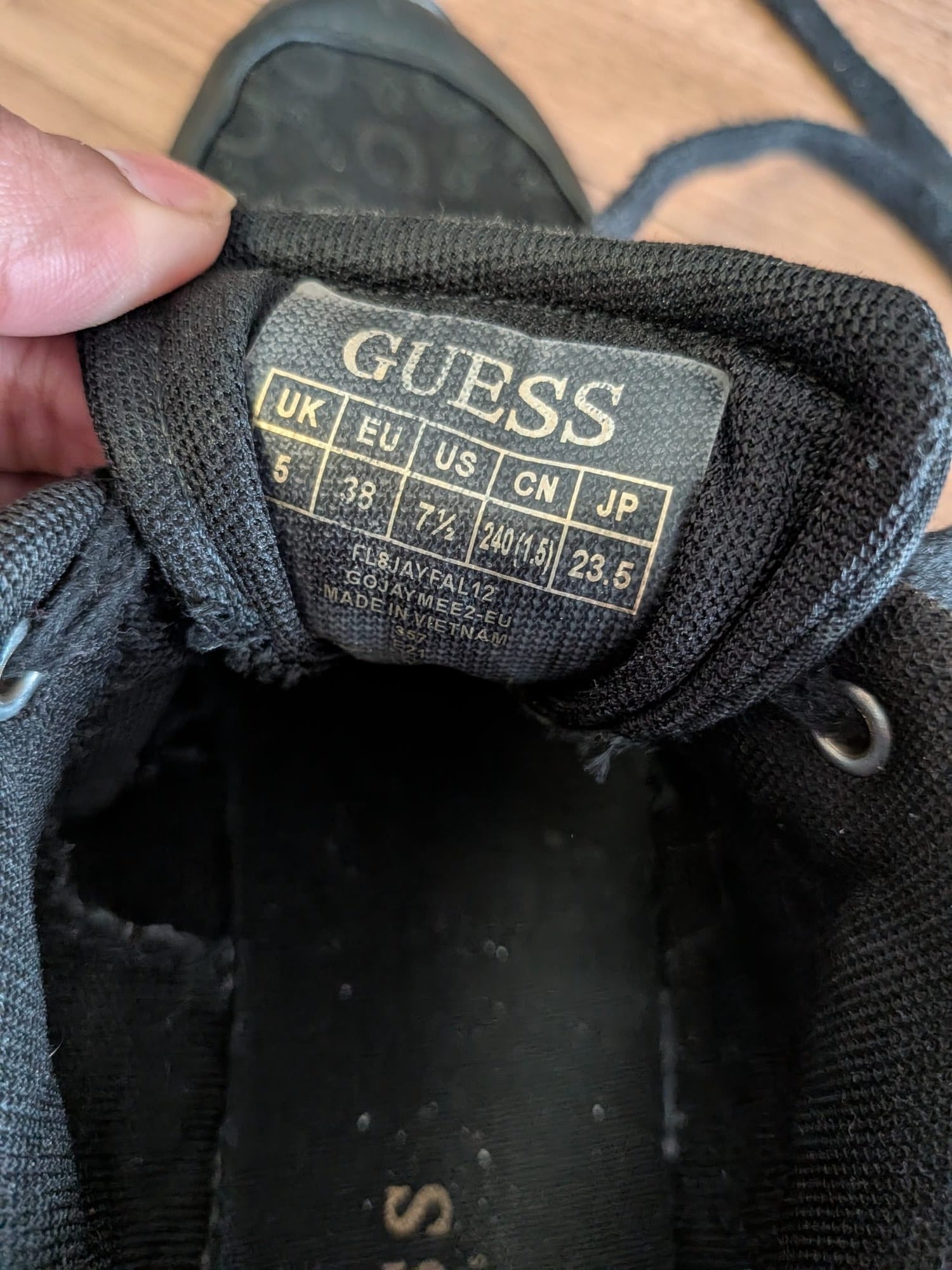 Guess “Jolies” Black & Gold Sneakers Women US 6.5 / EU 38 Good Condition