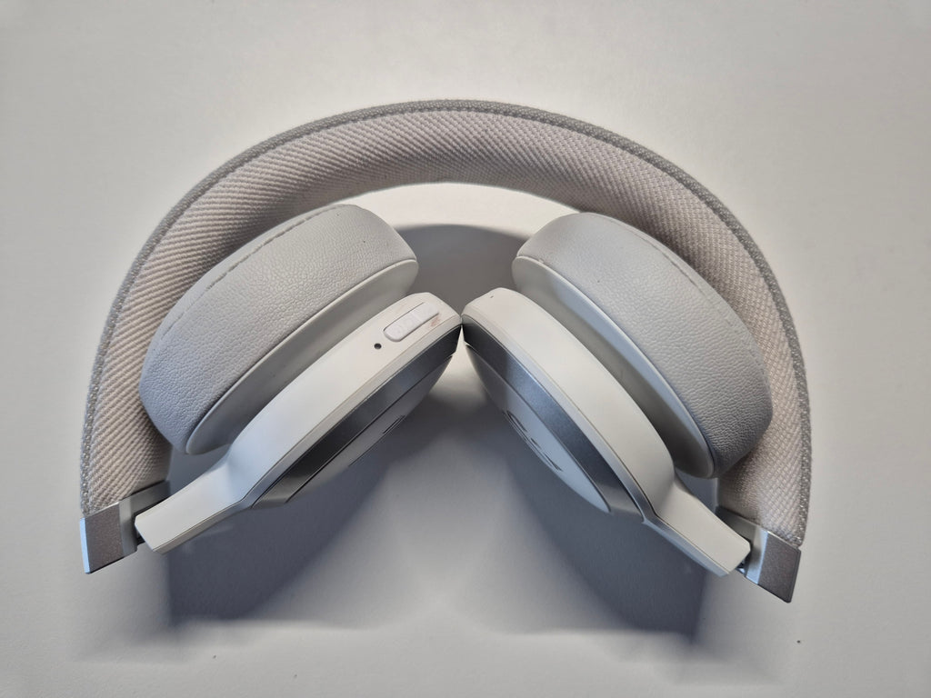 JBL Live 460NC Wireless Headphones, White, Good, ANC, USB-C Cable, Medium