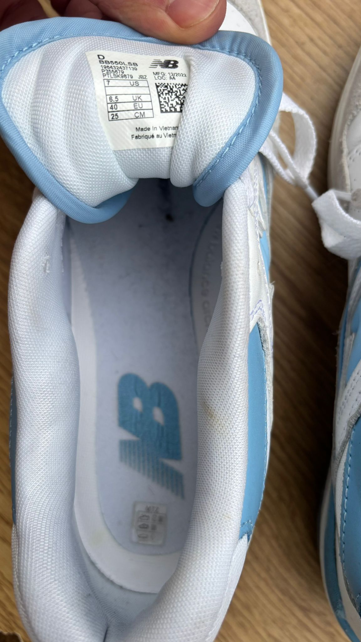 New Balance 550 “University Blue” Sz 40 White/Blue – Good Condition
