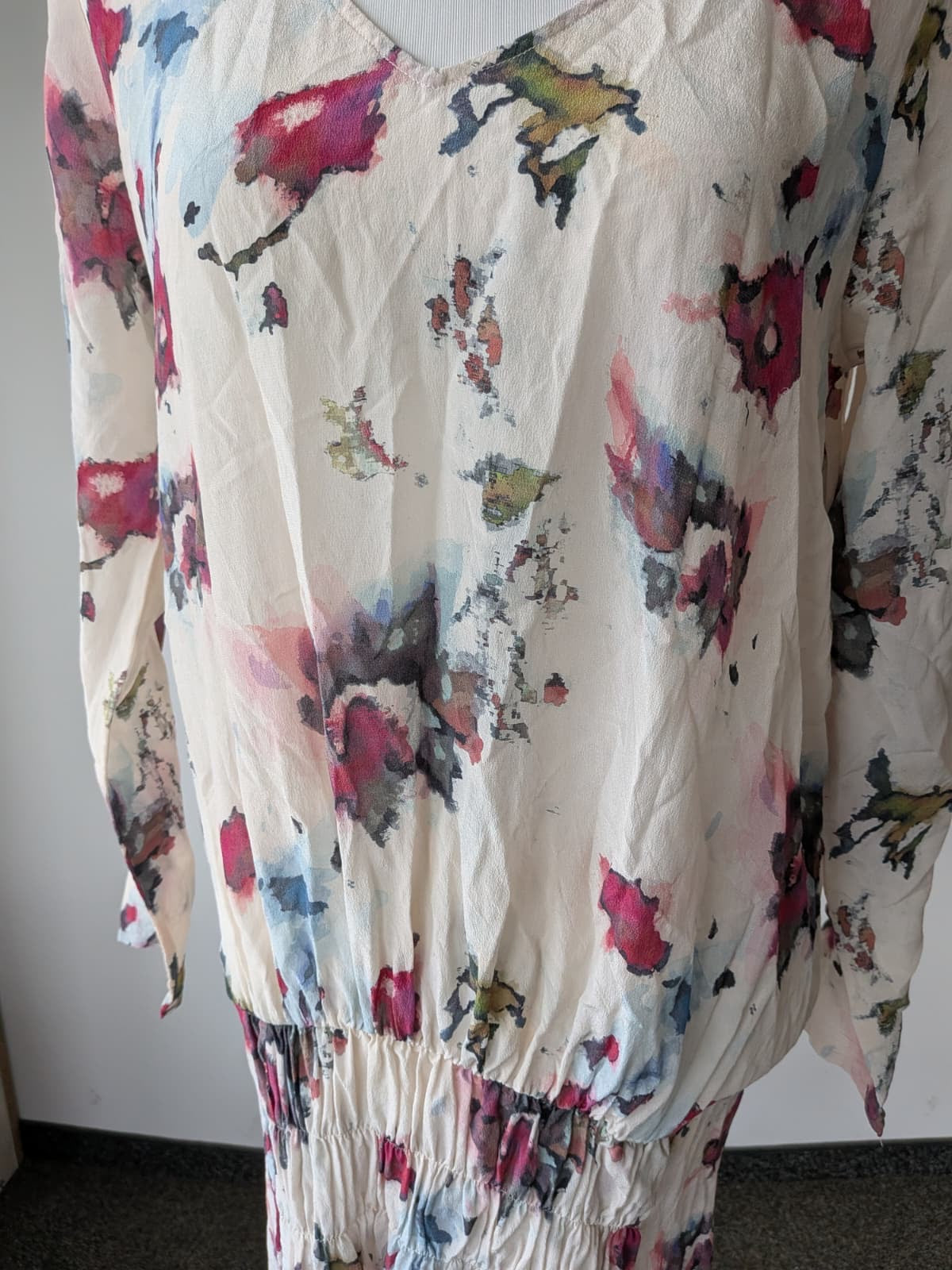 Julie Brandt Mari Dress – 100% Silk, Multicolor Floral, Size 38, Good Condition