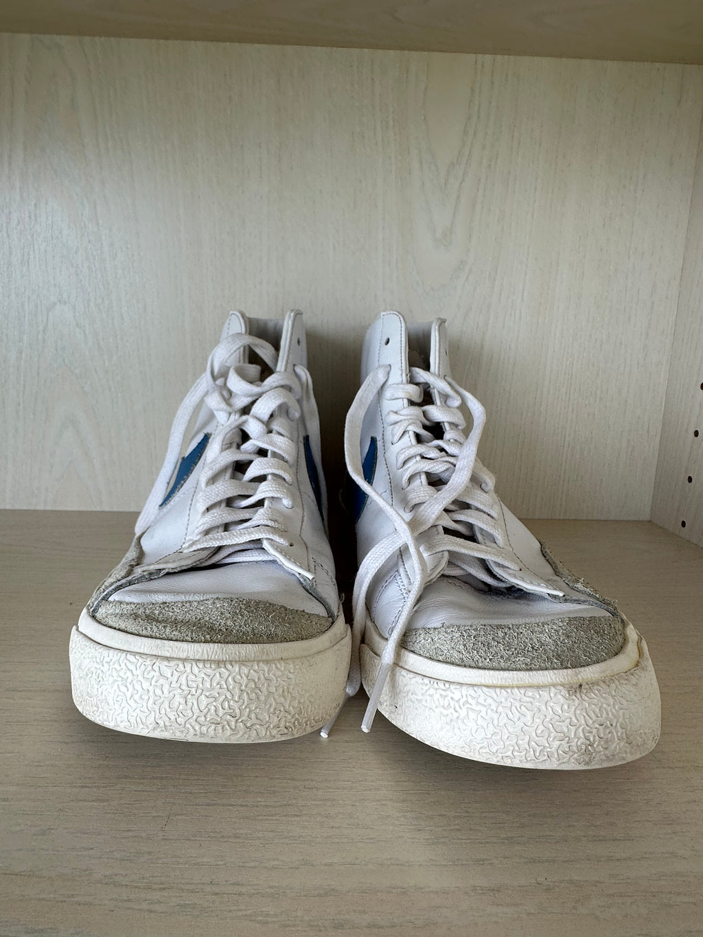 Nike Blazer Mid '77 Vintage – Weiß/Pazifikblau, Gr. 42, Guter Zustand