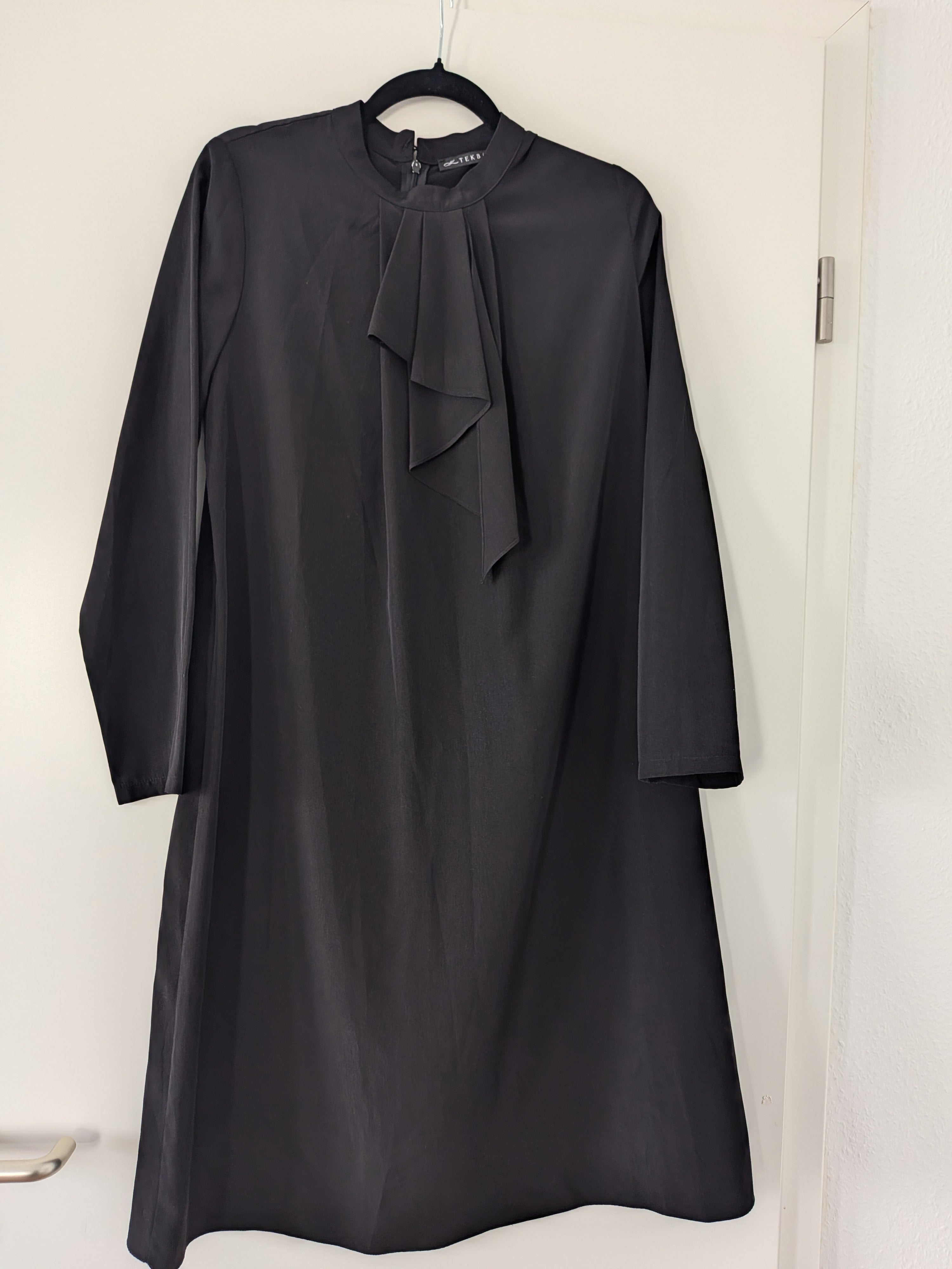 Elegant Tekbir Dress • EU 40 • Navy Blue • High Neck • Very Good Condition