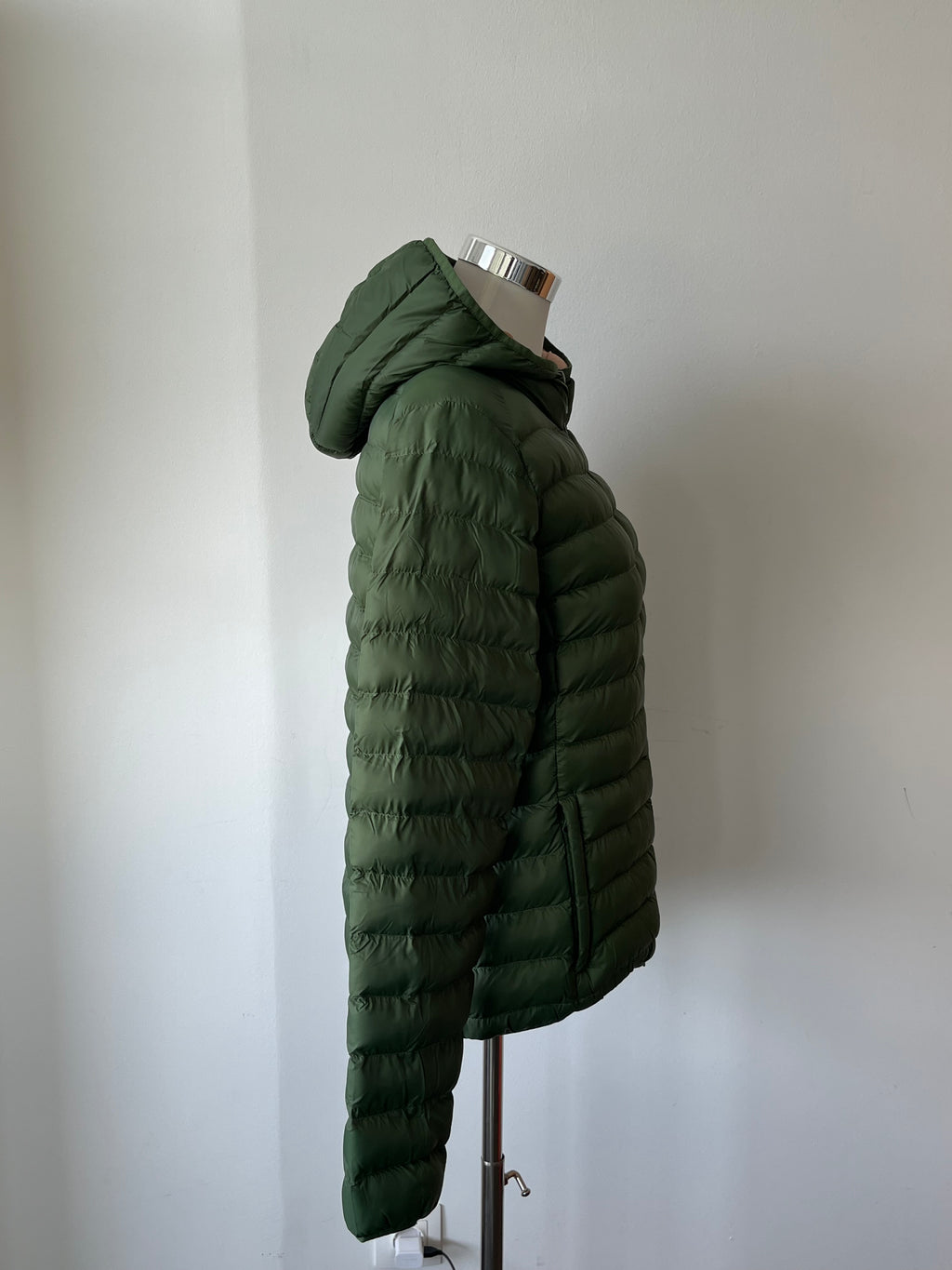 Invicta Lightweight Hooded Puffer Jacket Green M Very Good Condition