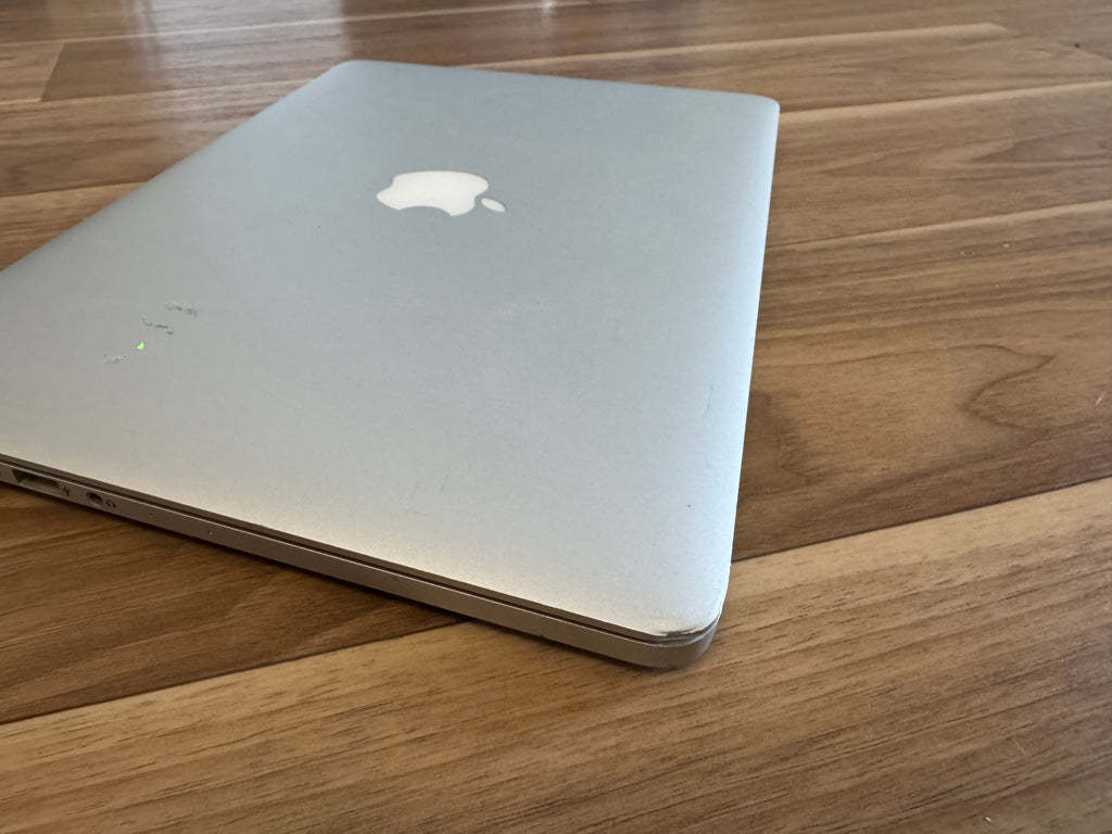 Apple MacBook Pro 13 Retina – i5 / 8GB / 256GB SSD, Silber, guter Zustand