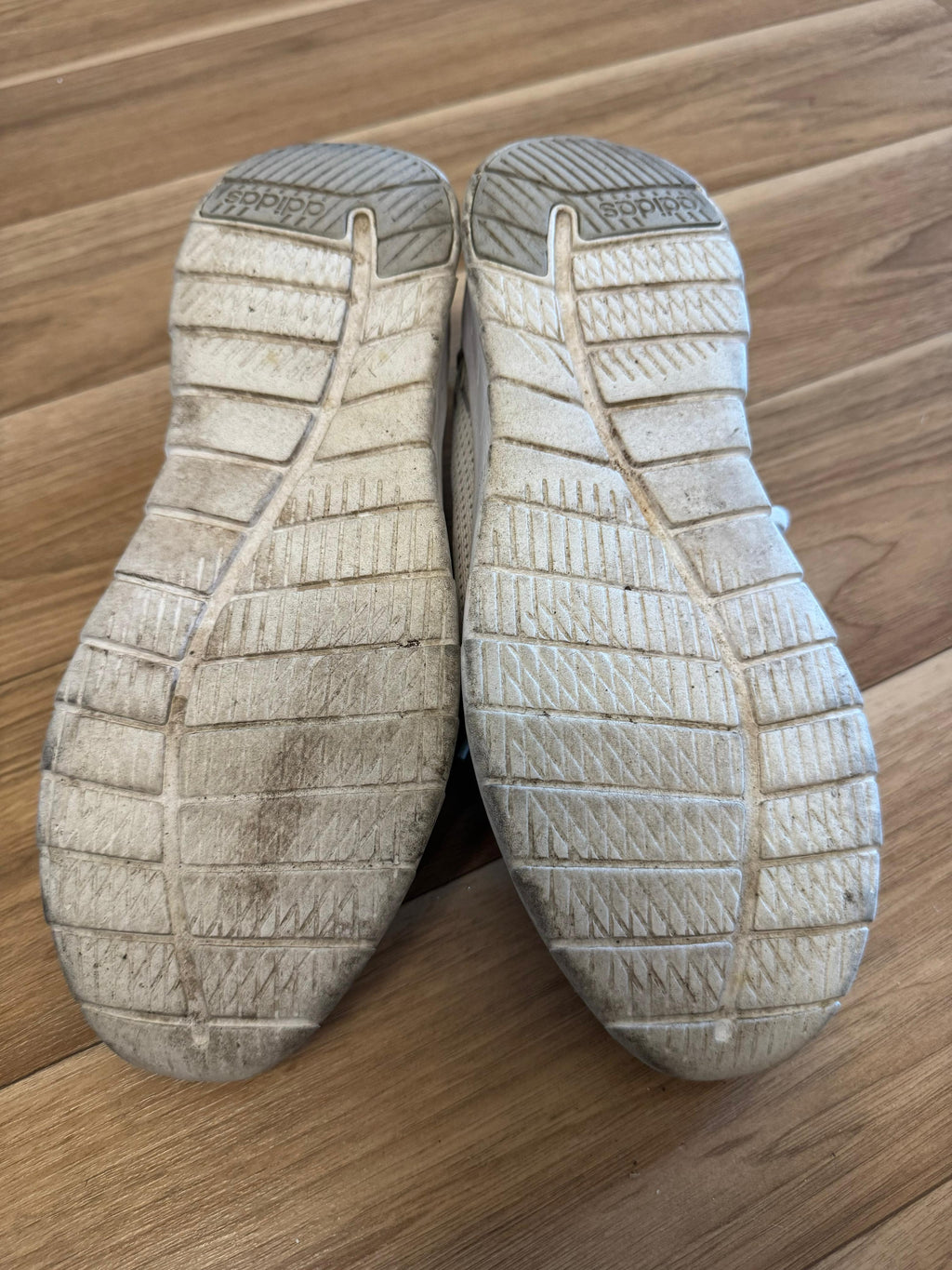Adidas Lite Racer – US 8 / EU 40 – Beige – Guter Zustand