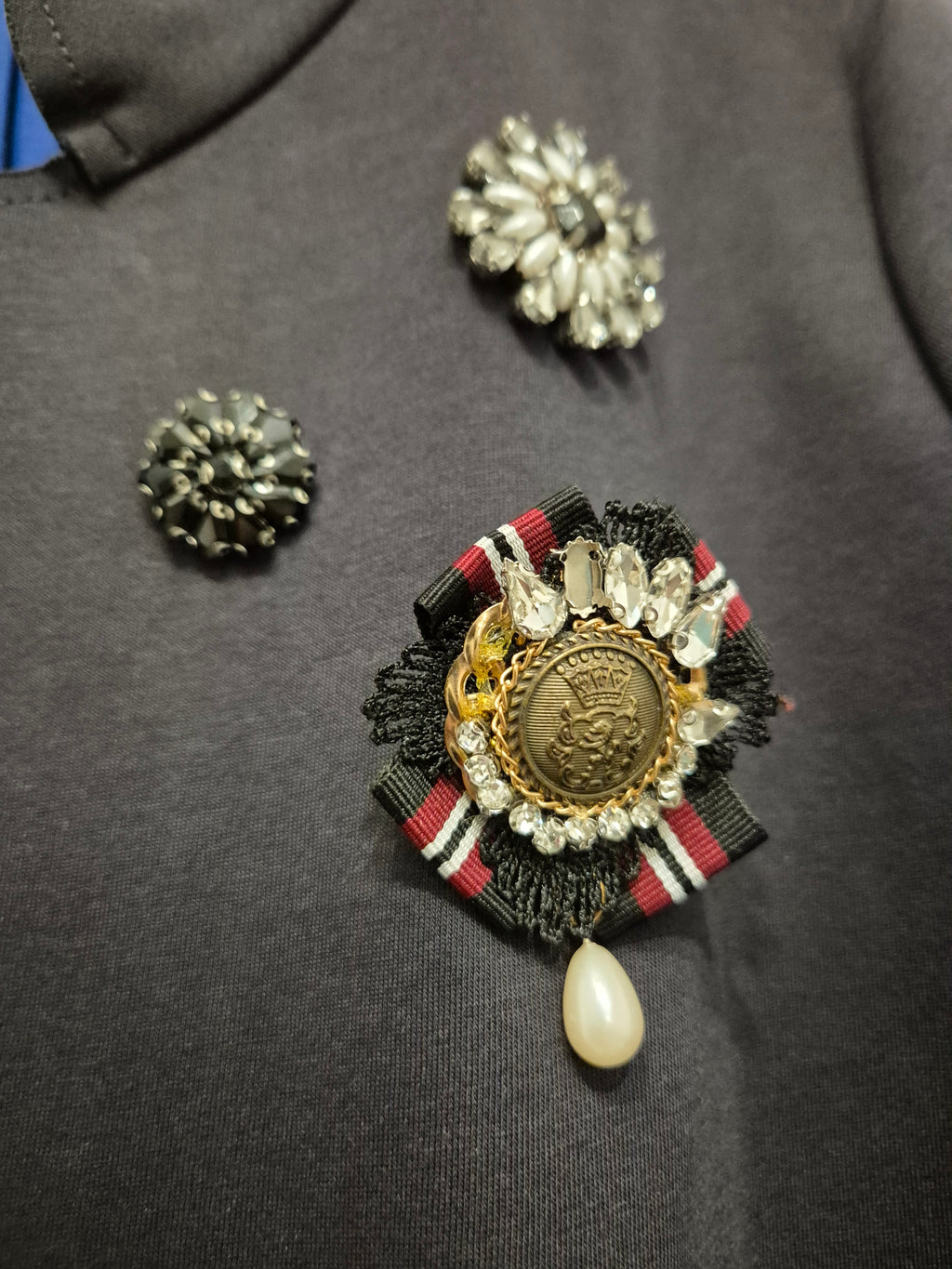 Rich & Royal Mantel, Gr. L, dunkelgrau/blau, verziert, guter Zustand